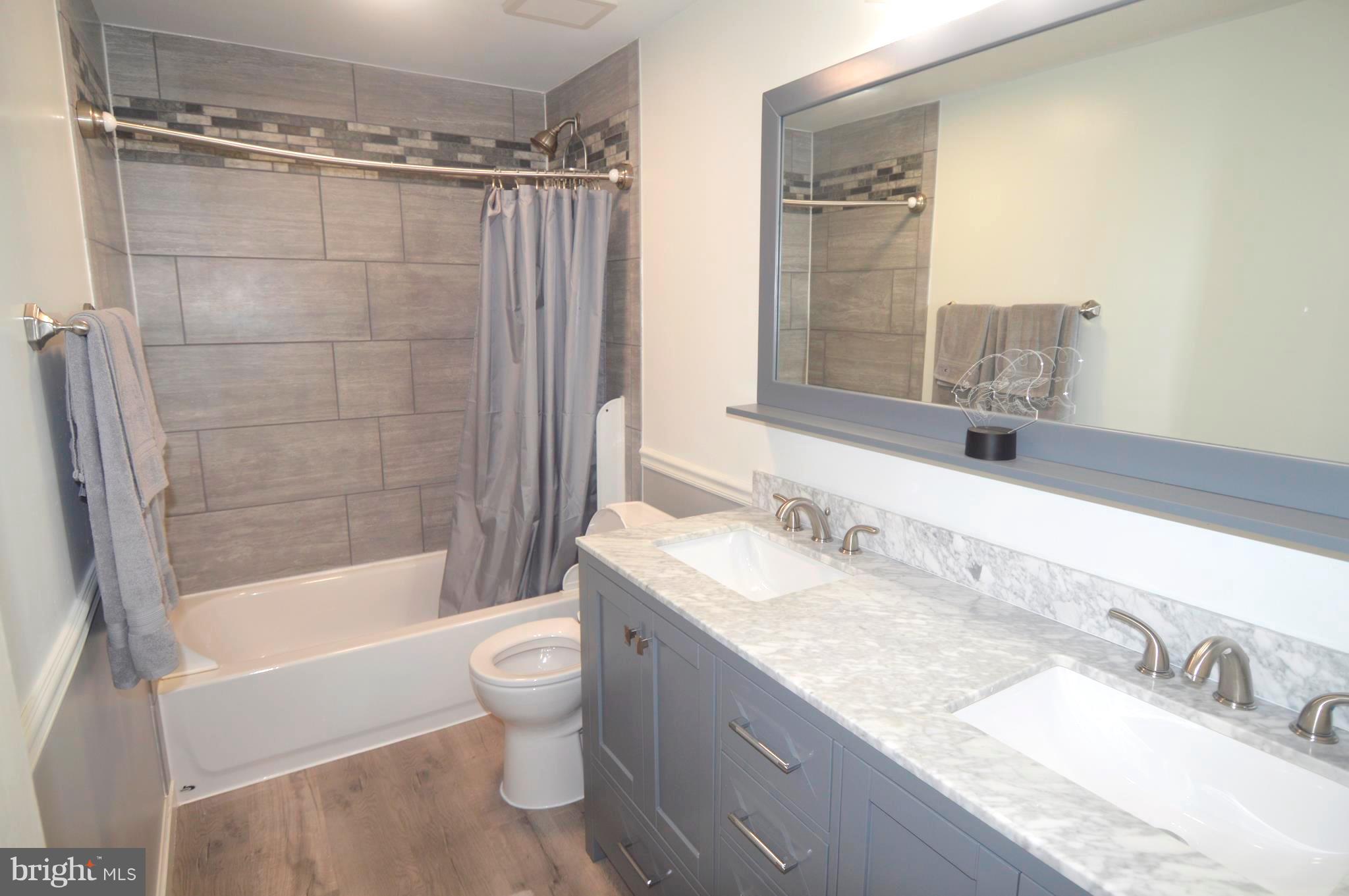 TOWN & COUNTRY APARTMENTS CARNEY - Residential