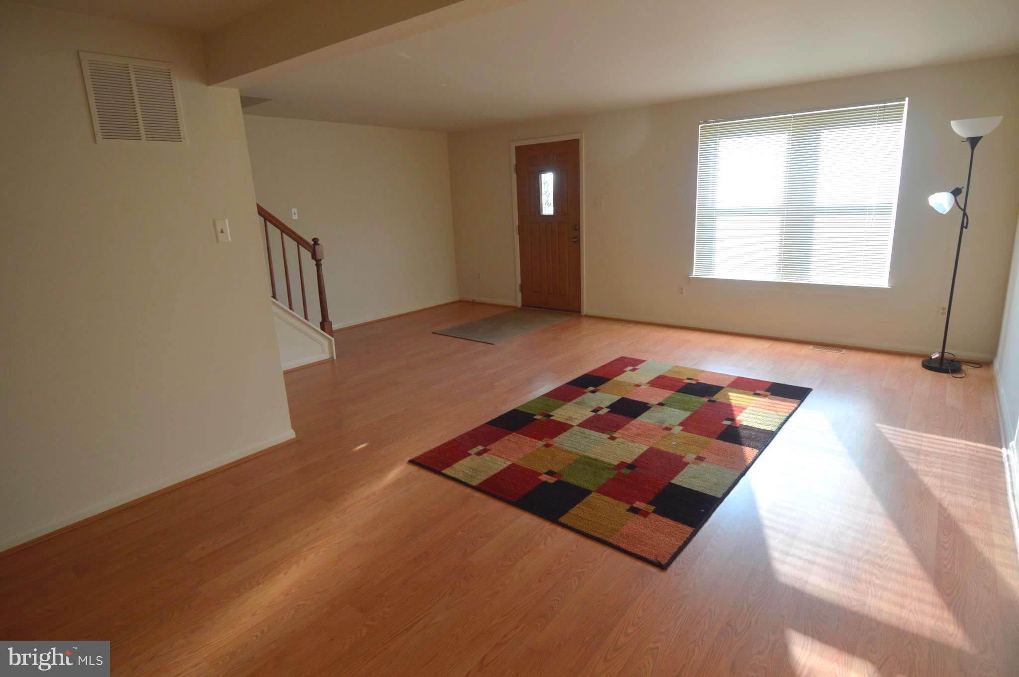 TOWN & COUNTRY APARTMENTS CARNEY - Residential