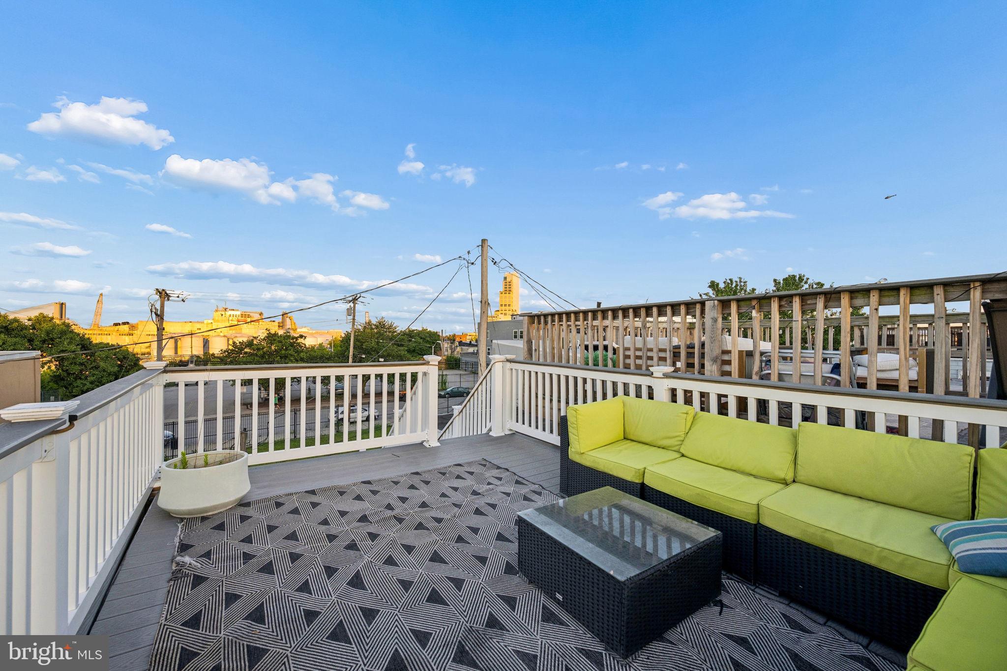 LOCUST POINT - Residential