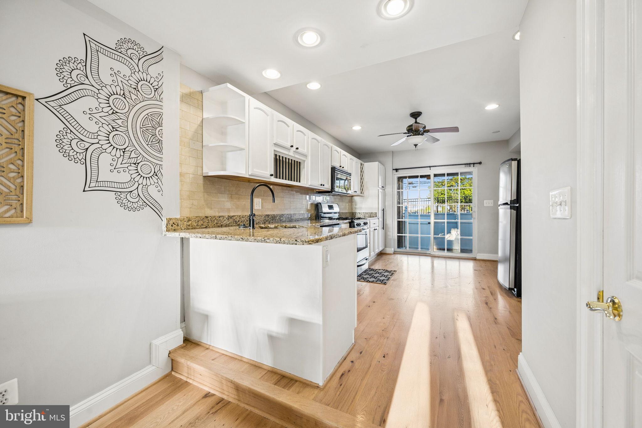 LOCUST POINT - Residential