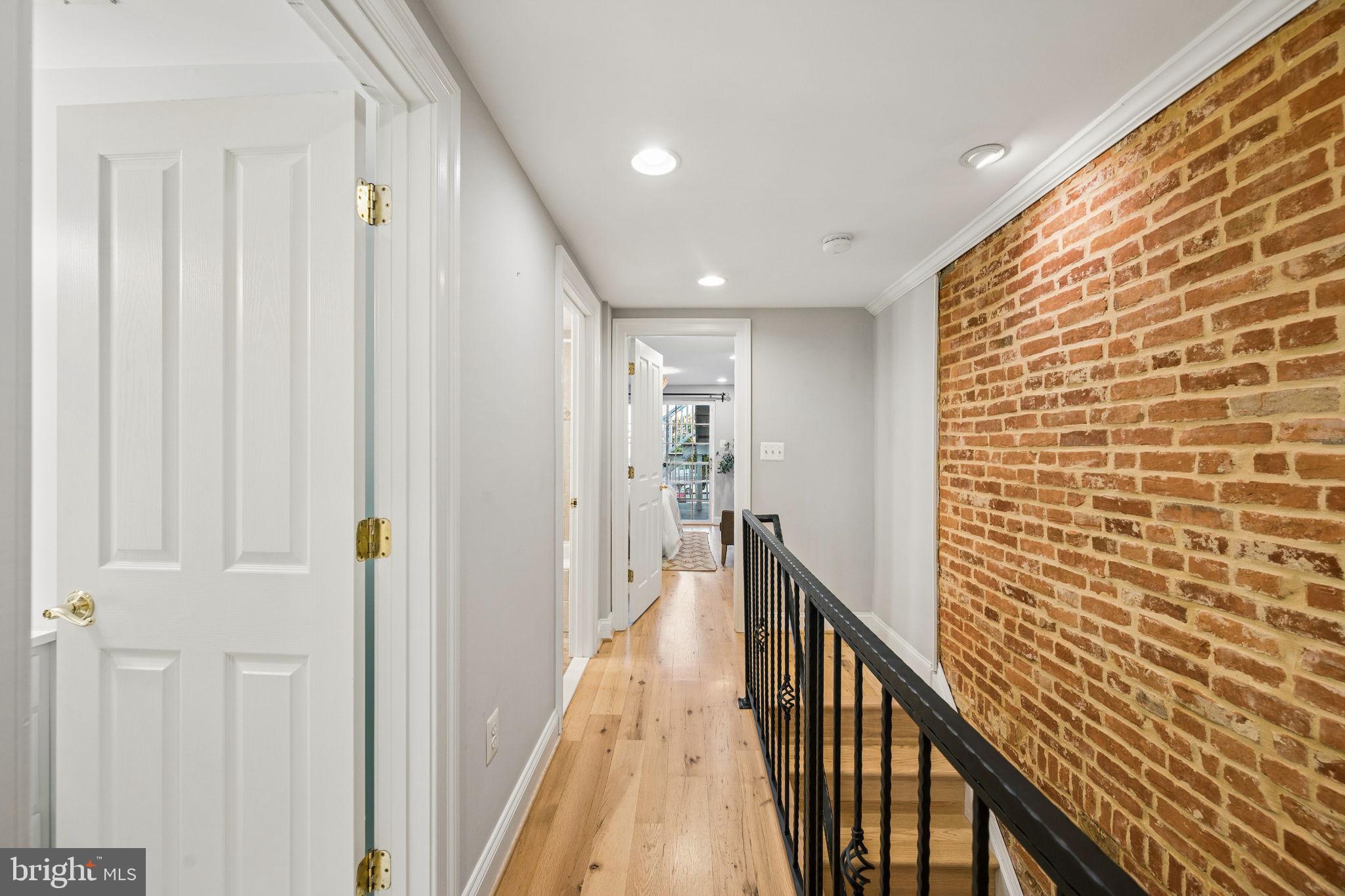LOCUST POINT - Residential