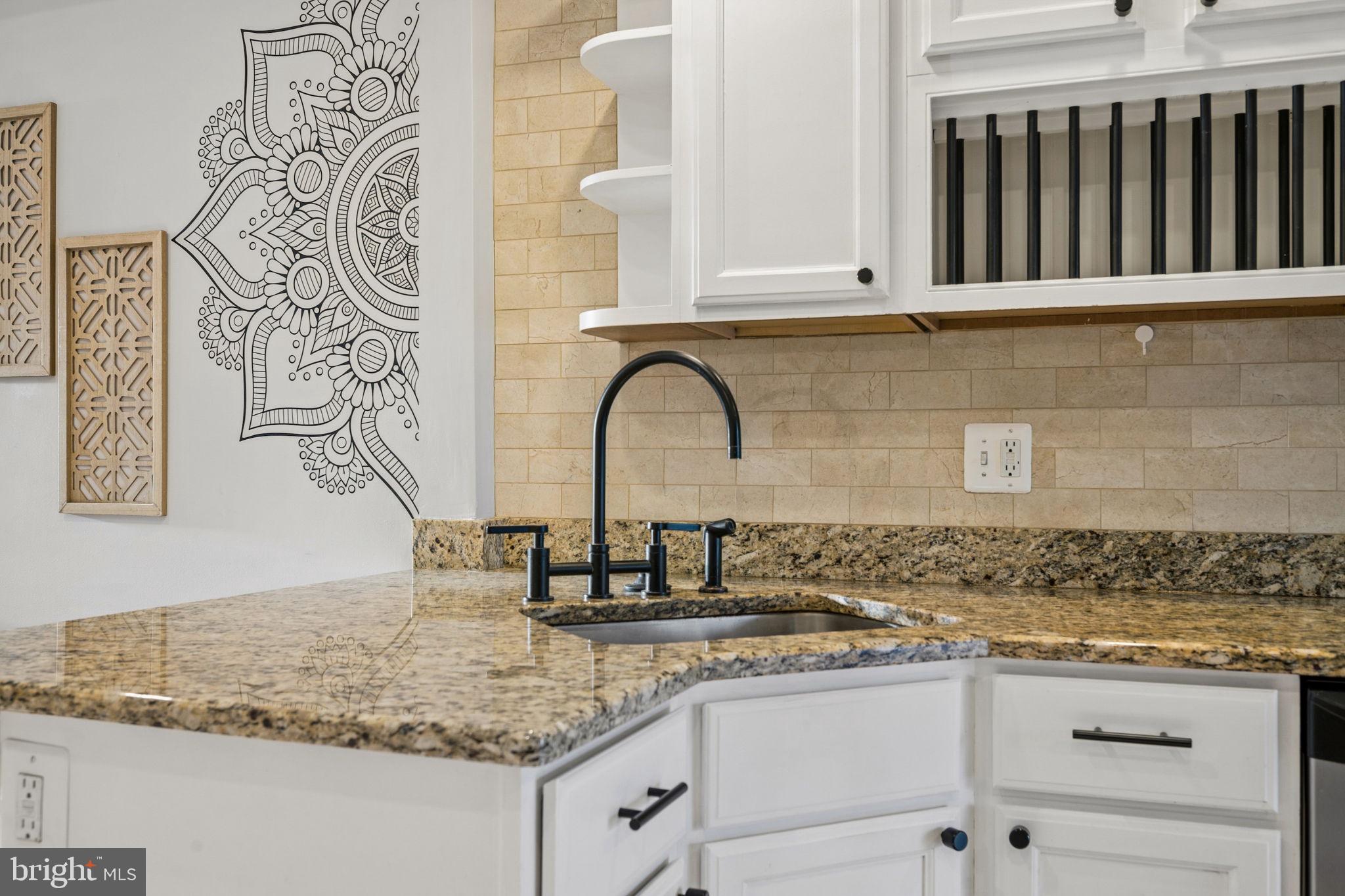 LOCUST POINT - Residential