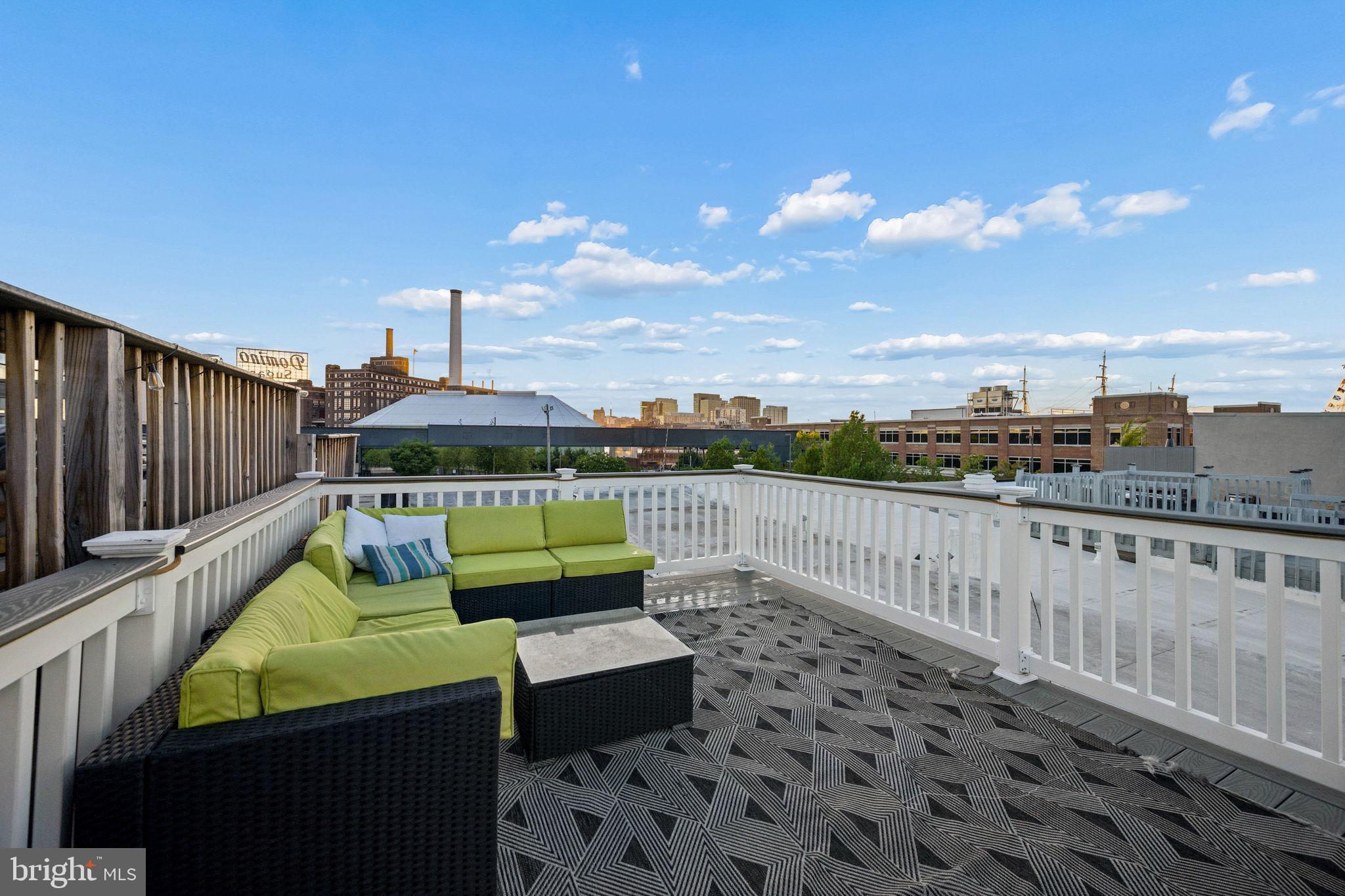 LOCUST POINT - Residential