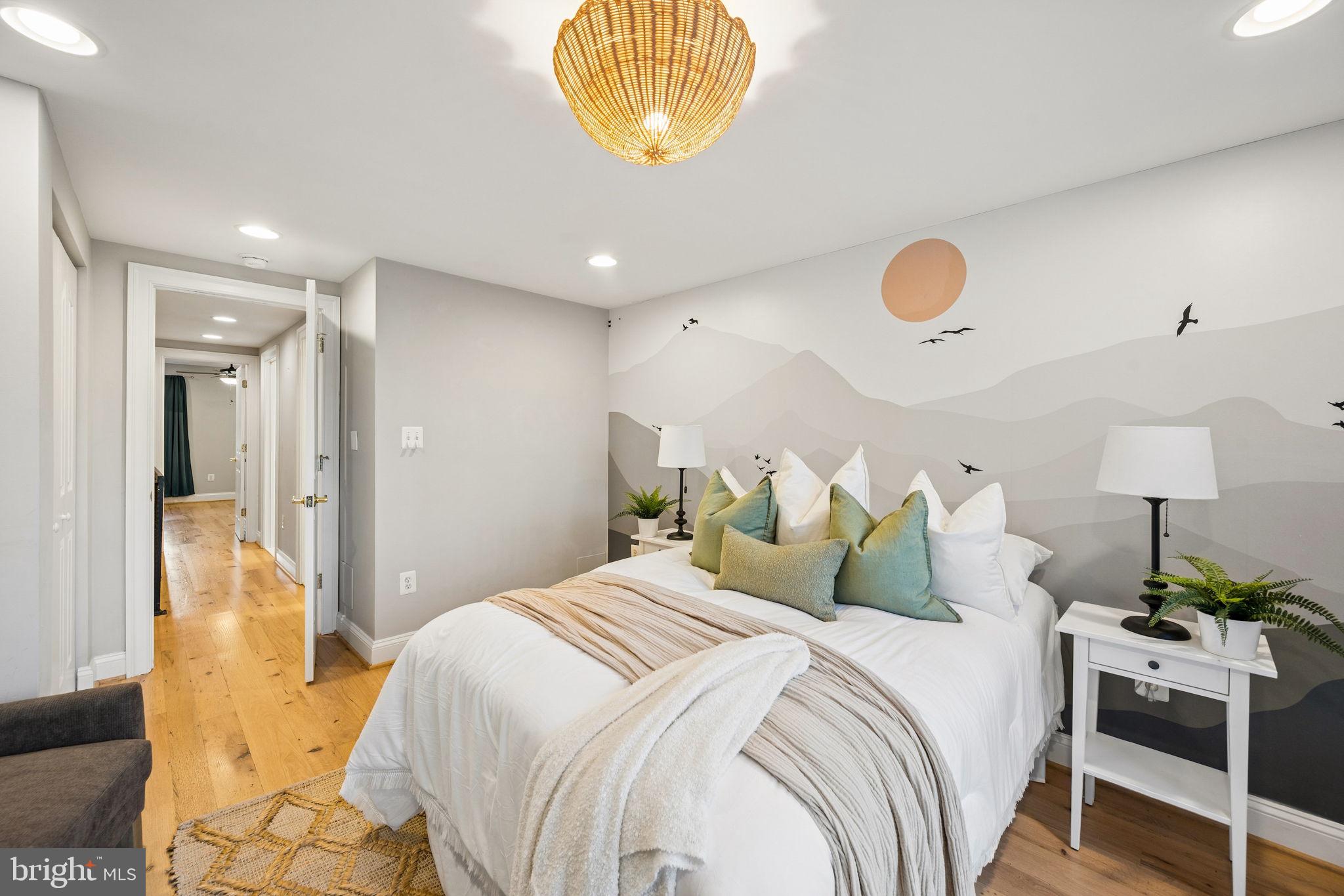 LOCUST POINT - Residential