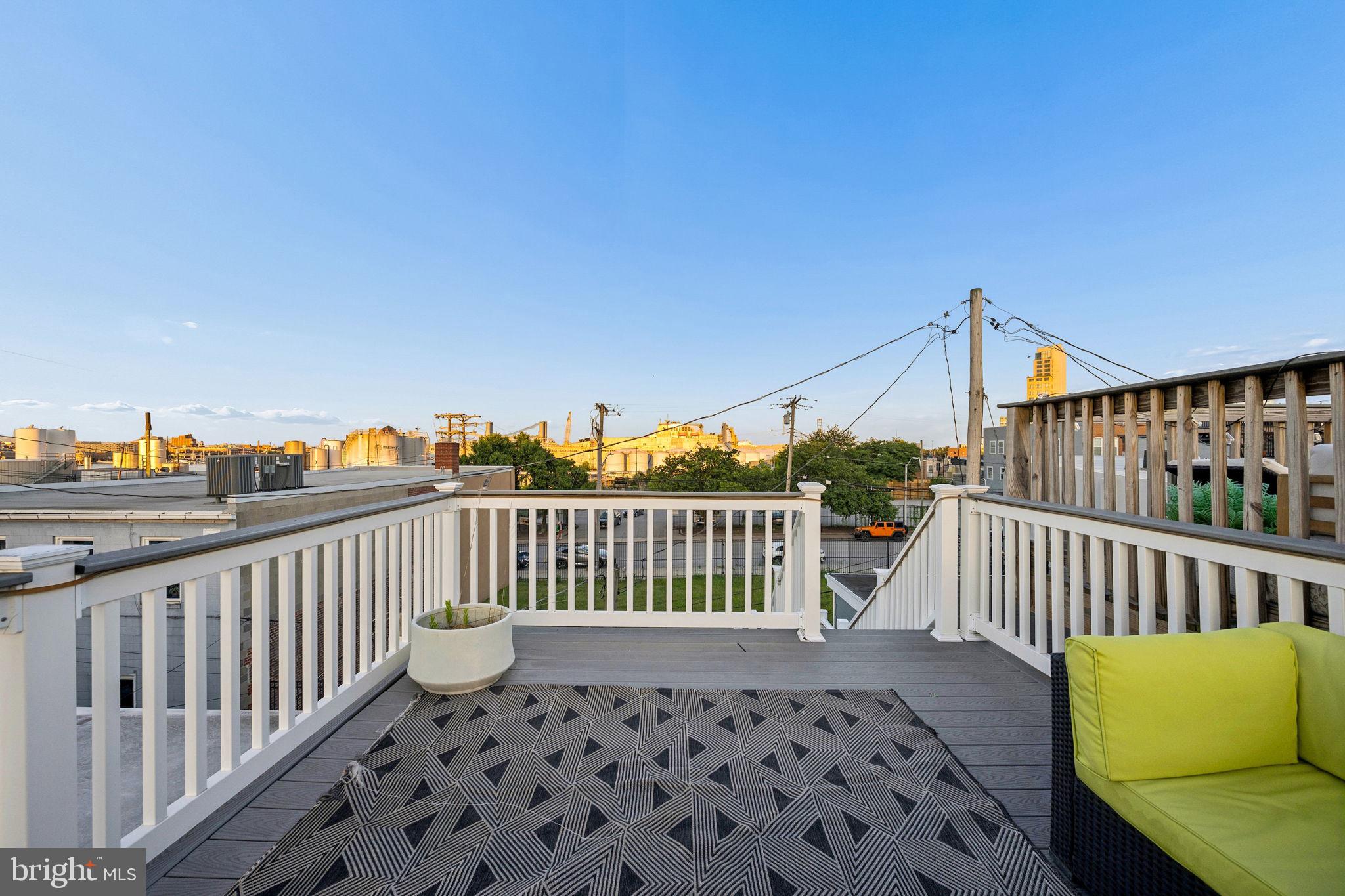 LOCUST POINT - Residential
