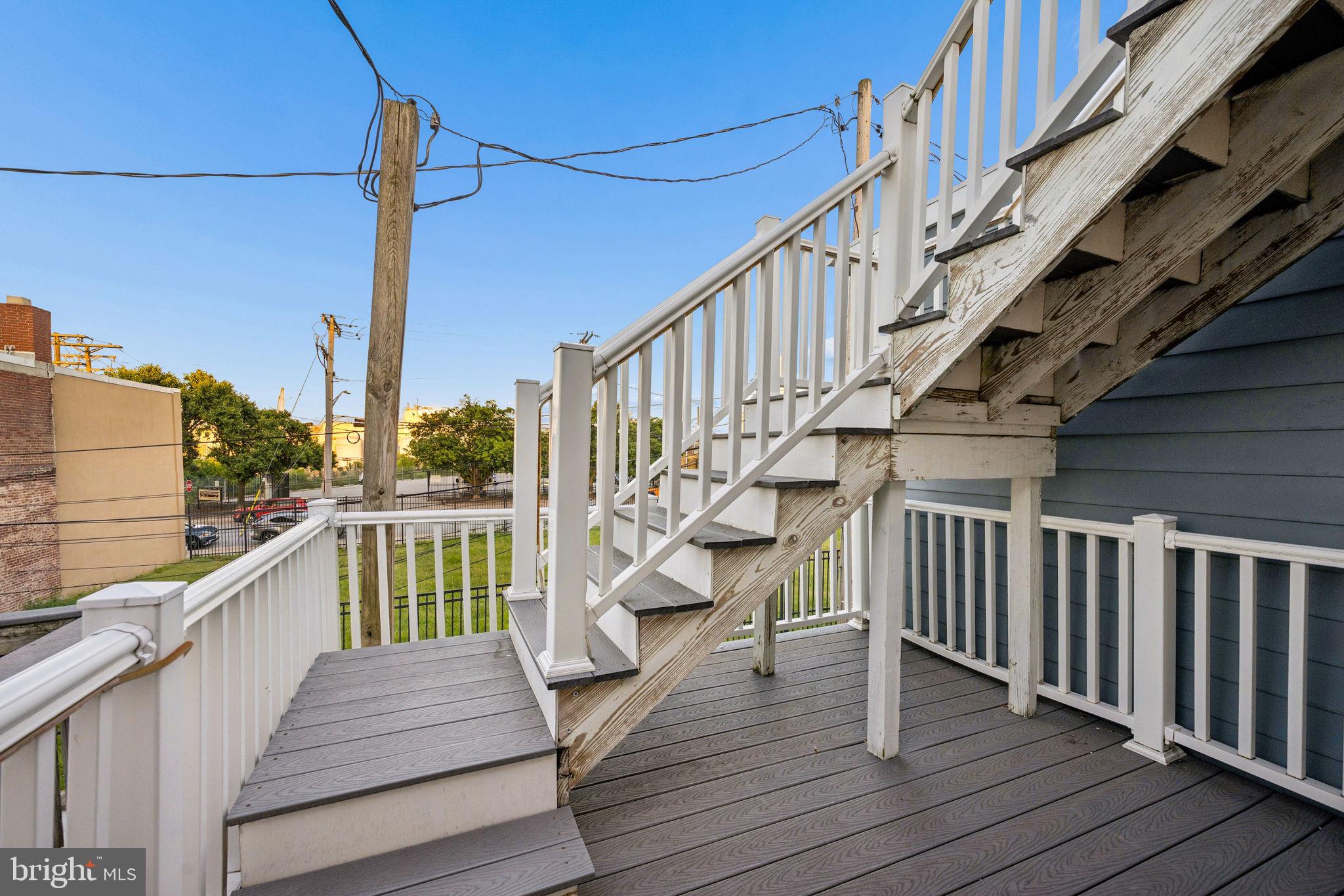 LOCUST POINT - Residential