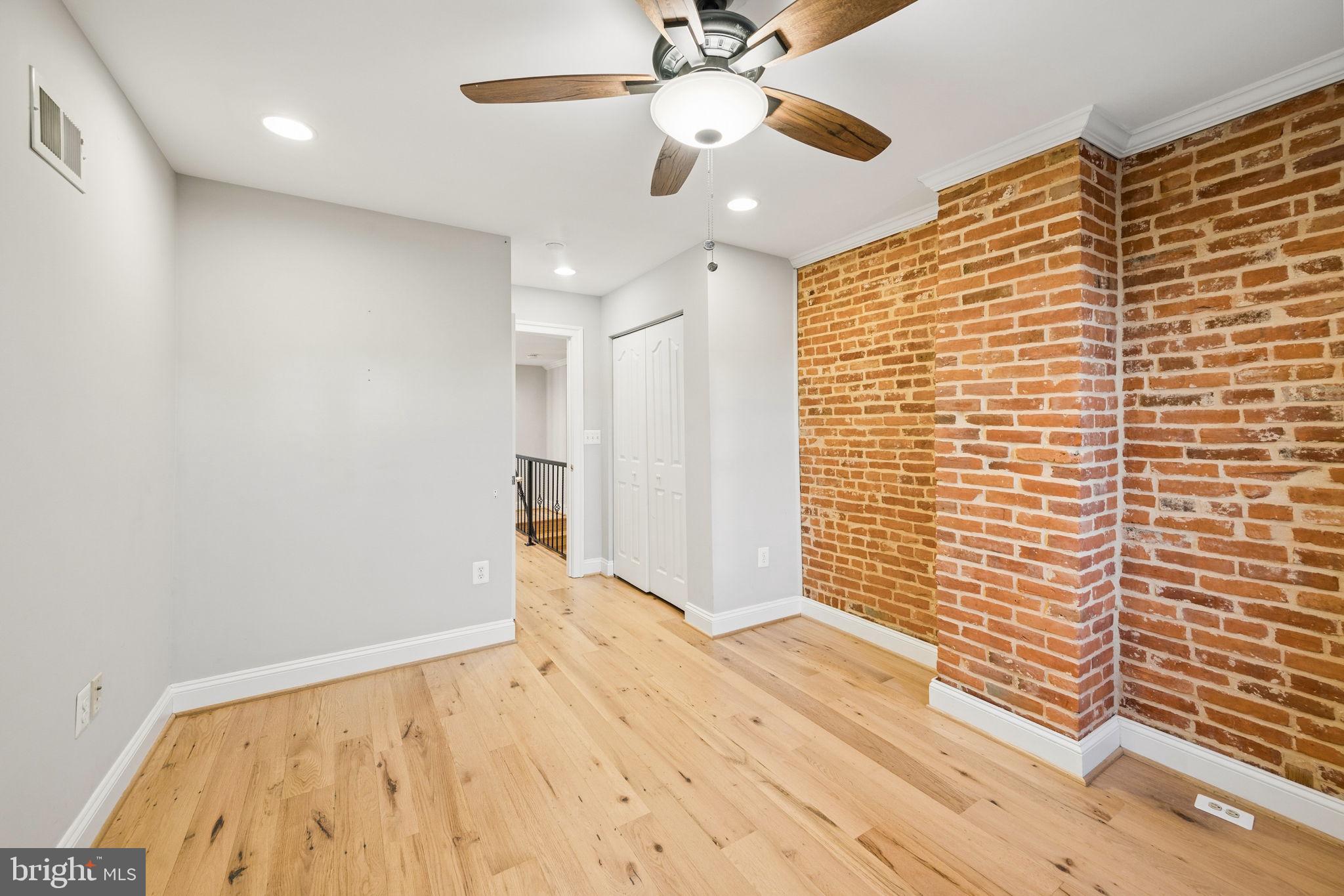 LOCUST POINT - Residential
