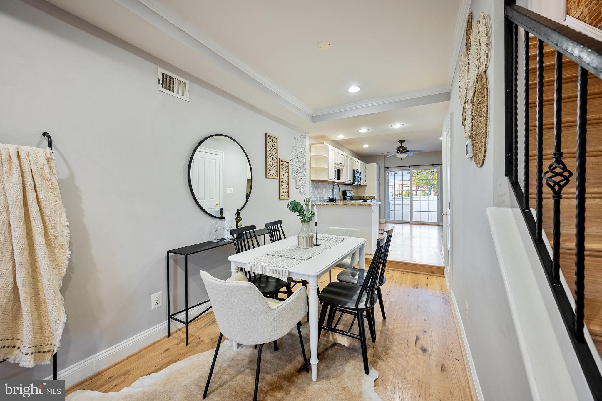 LOCUST POINT - Residential