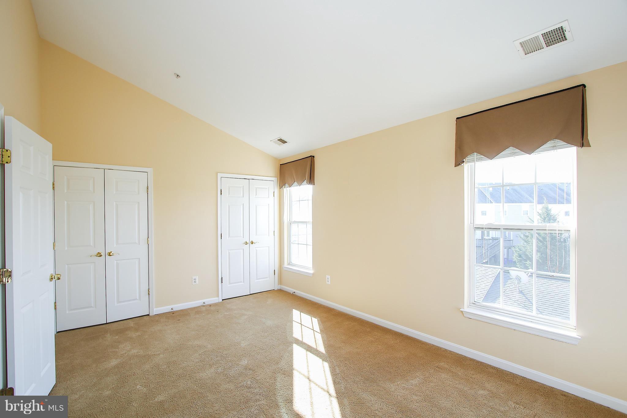 VILLAGES OF URBANA - Residential Lease