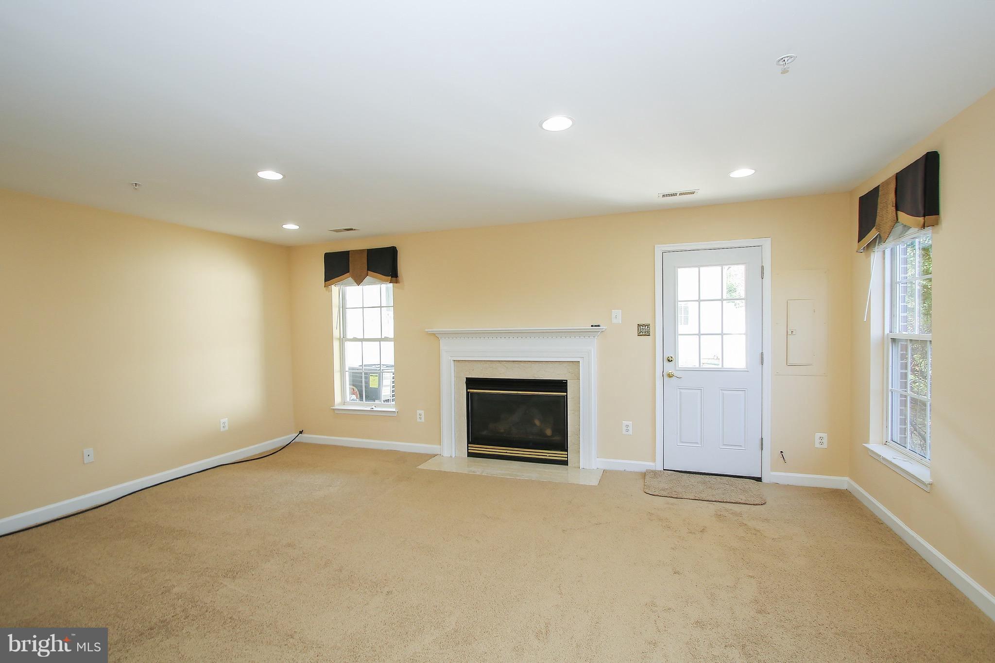 VILLAGES OF URBANA - Residential Lease