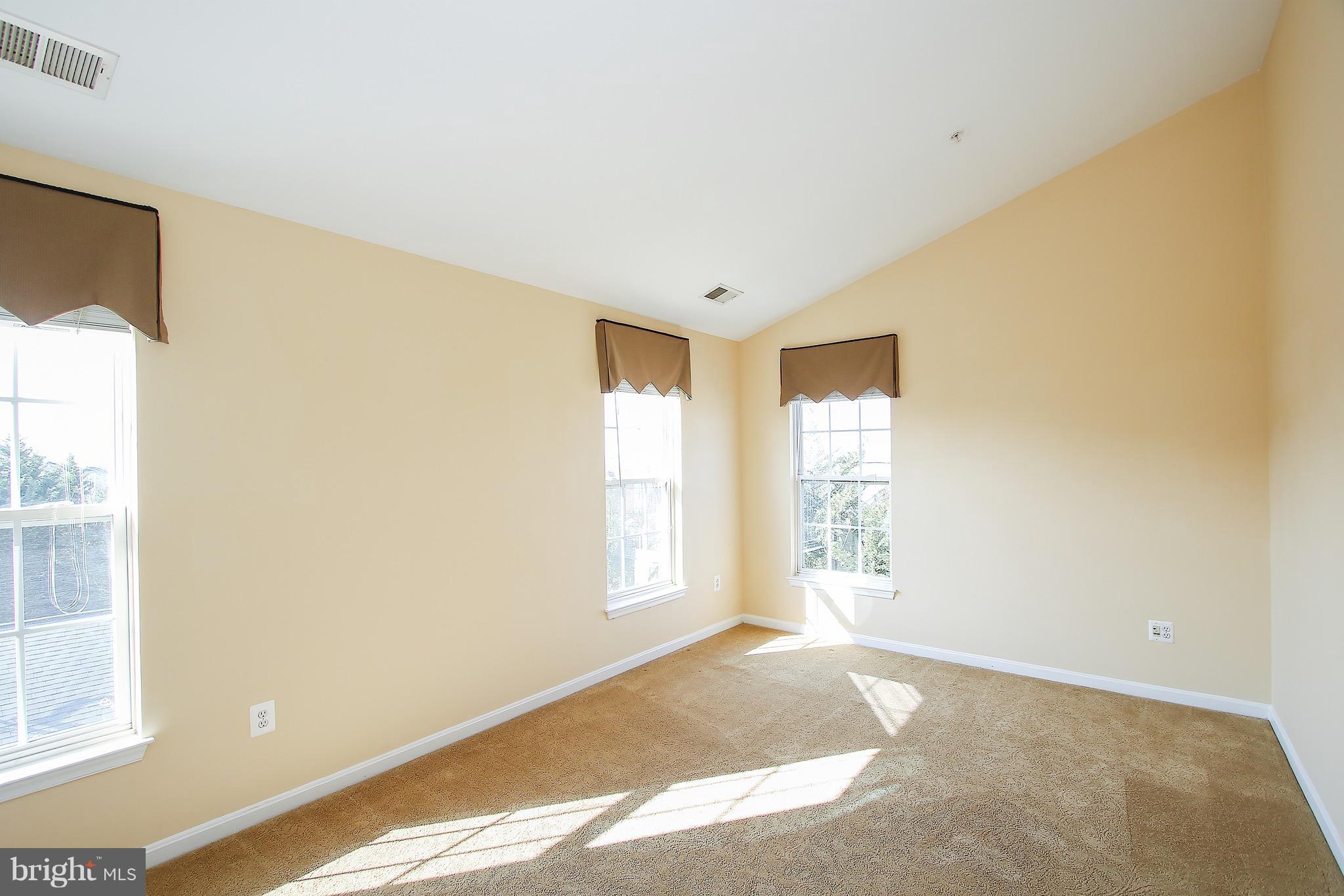 VILLAGES OF URBANA - Residential Lease