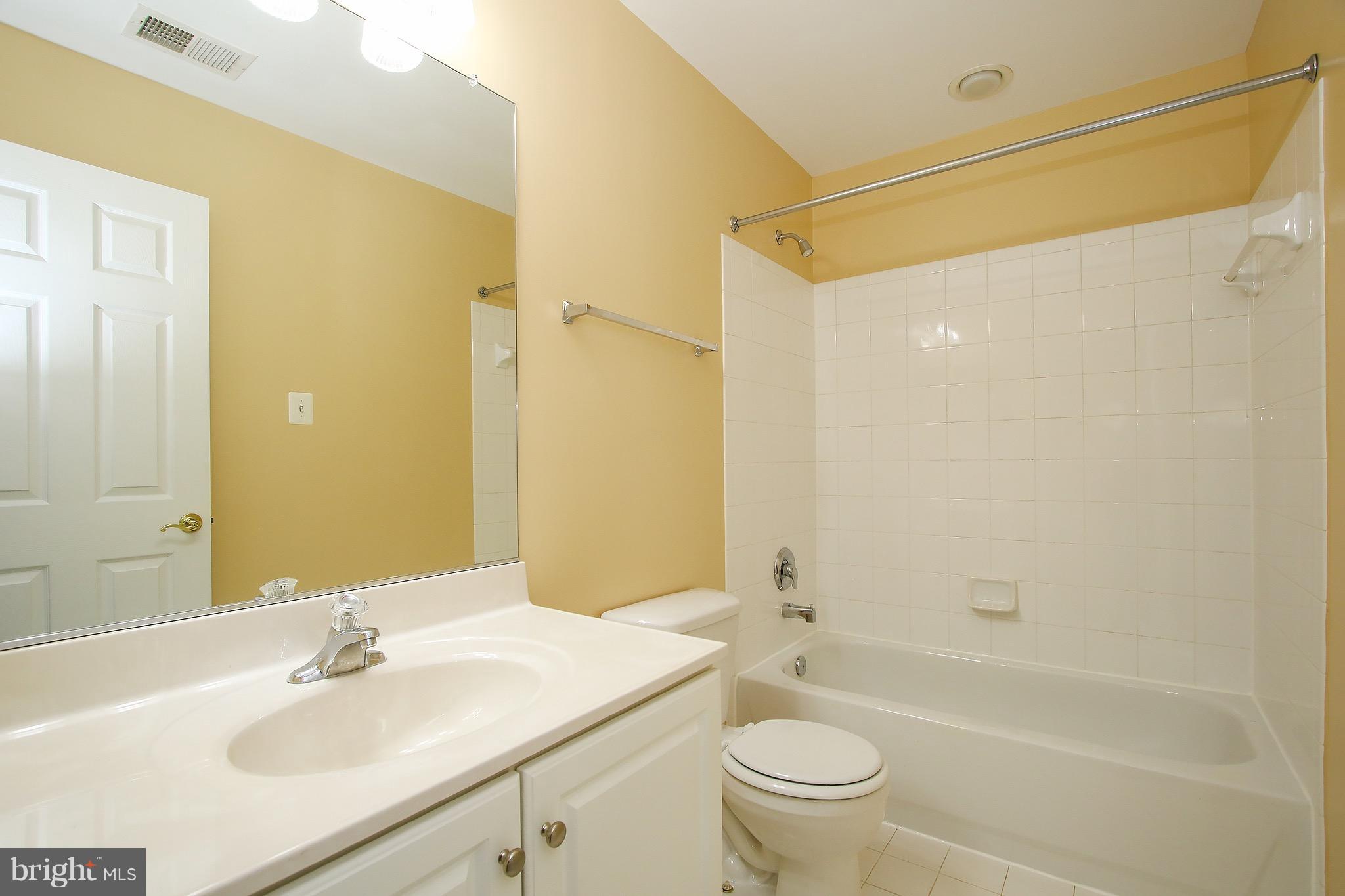 VILLAGES OF URBANA - Residential Lease