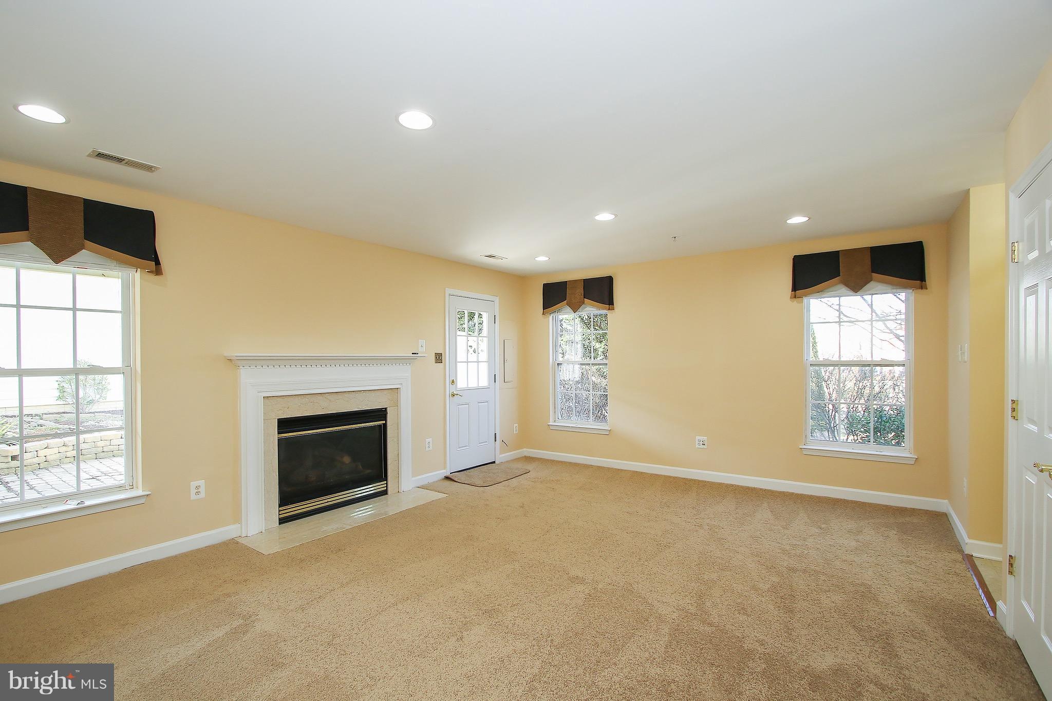 VILLAGES OF URBANA - Residential Lease