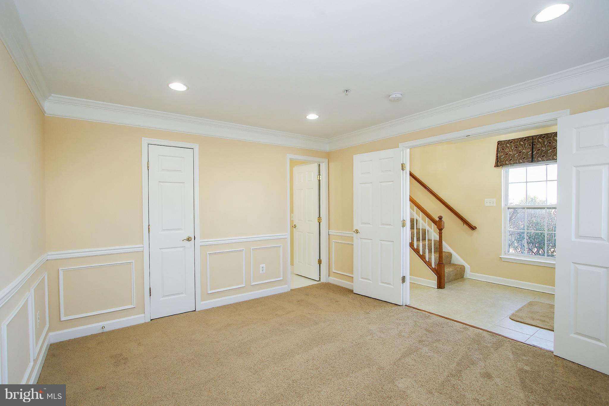 VILLAGES OF URBANA - Residential Lease