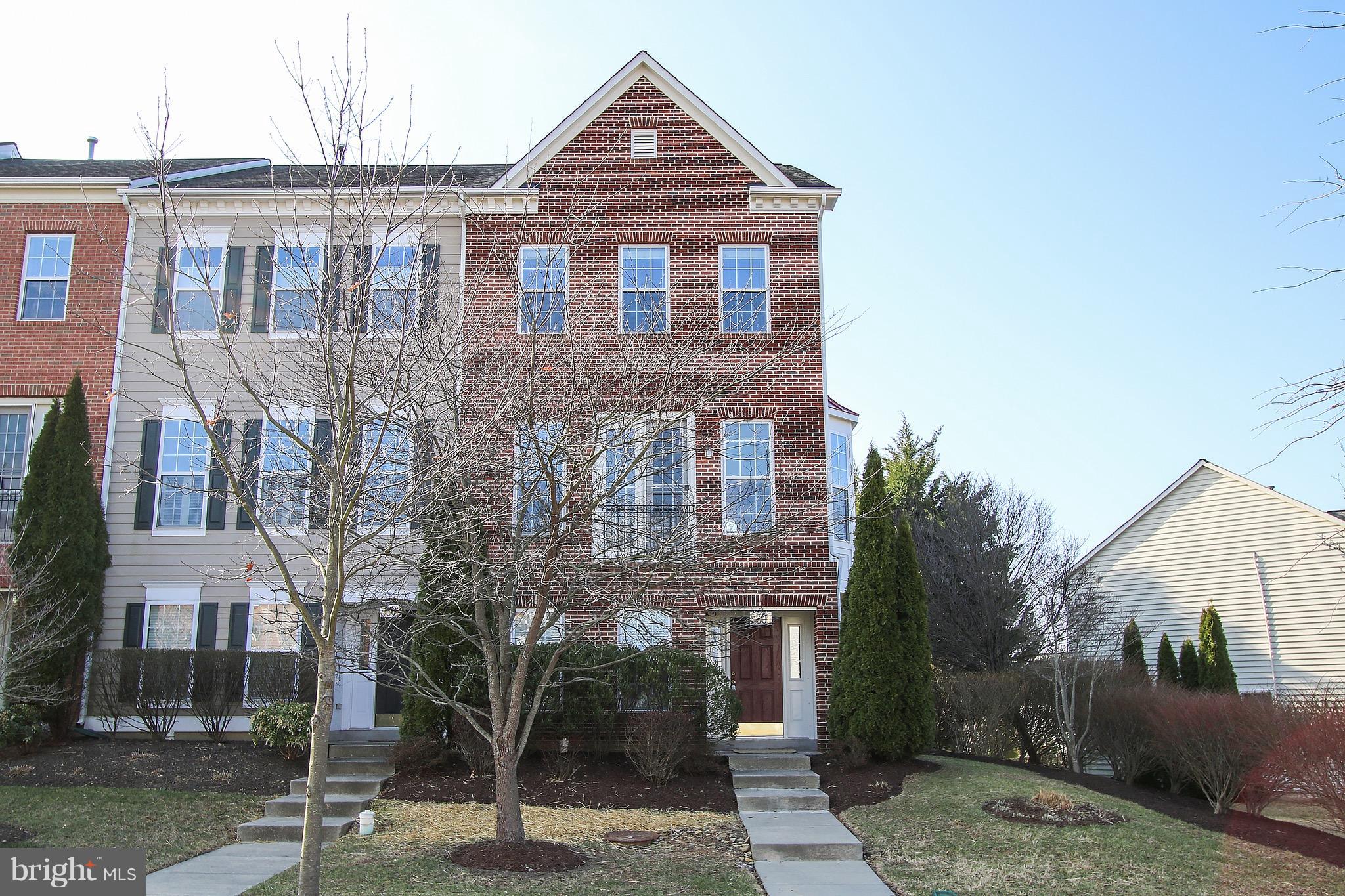 Stunning end-unit townhome in Urbana! Located in desirable Villages of Urbana featuring 3BR/3.5BA with 2 car garage. Spacious main level with large living/dining rooms, stone fireplace, and lots of light. Enjoy your eat-in kitchen with double wall oven, granite counters, and plenty of storage. MBR with tray ceilings, ensuite with double sink and soaker tub. Minutes to I-270, shops and restaurants!