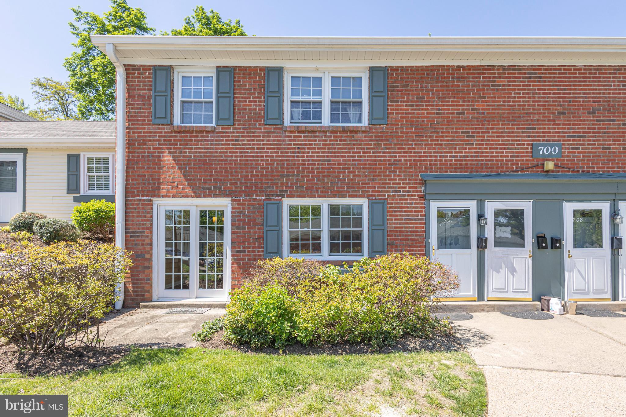 YARDLEY COMMONS - Residential