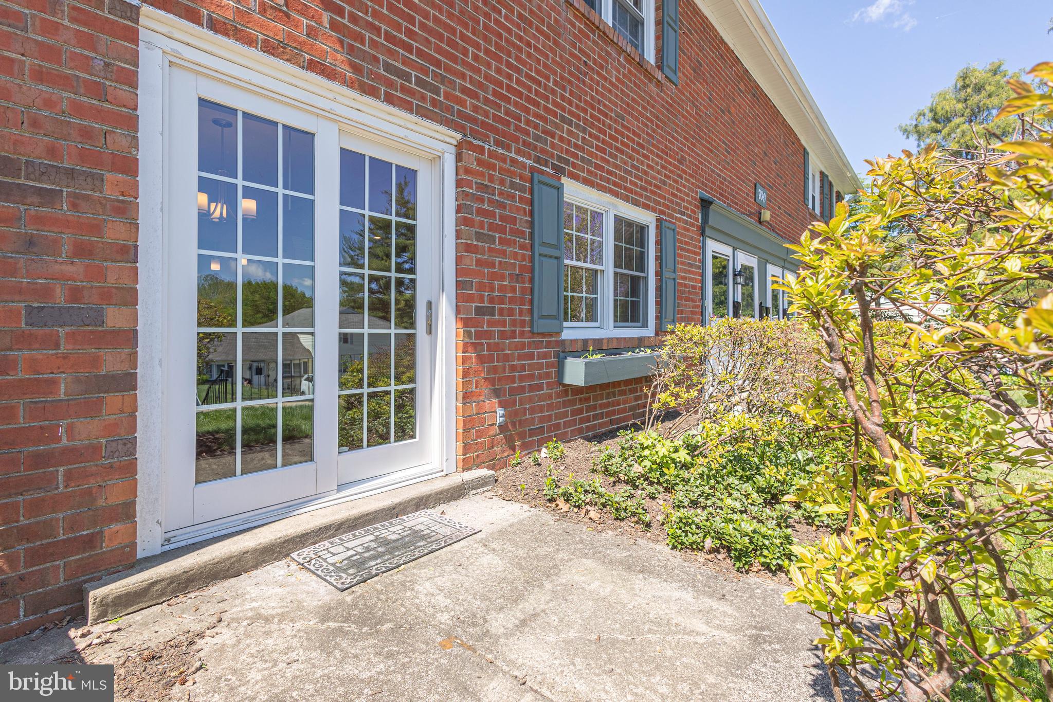 YARDLEY COMMONS - Residential