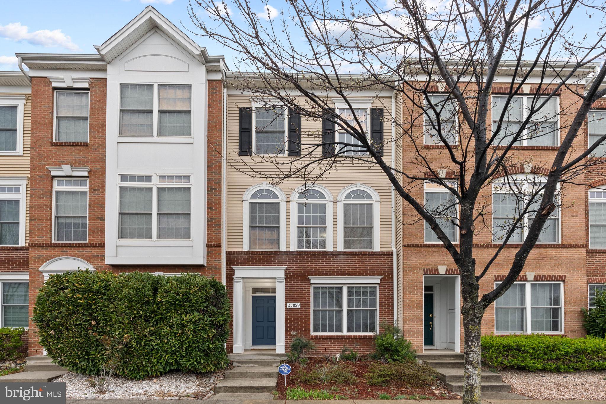 Welcome to this charming townhome that offers the perfect blend of luxury, comfort, and convenience| . This beauty has 3 bedrooms, 3.5 bathrooms. Entire Home Painted throughout, NEW roof, hardwood floors thru out the main level, upgraded kitchen and many more.
The house is Well located in sought-after South Riding, where you can enjoy the many amenities of the South Riding community. A location convenient to routes 50, 28, 29 & I-66, plus easy access to shopping and dining to a move-in ready home.