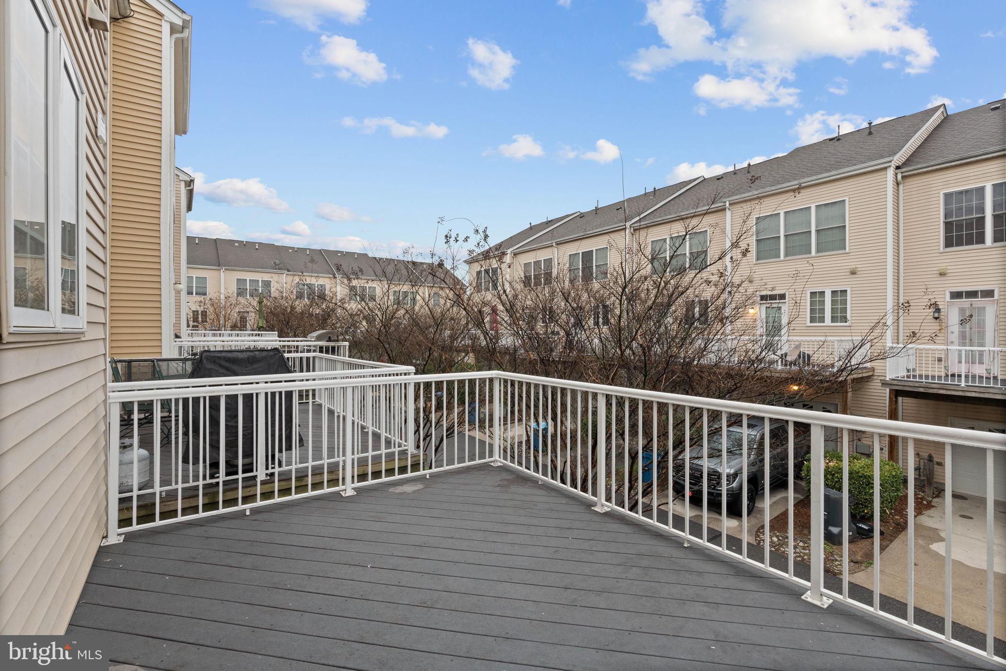 SOUTH RIDING - Residential