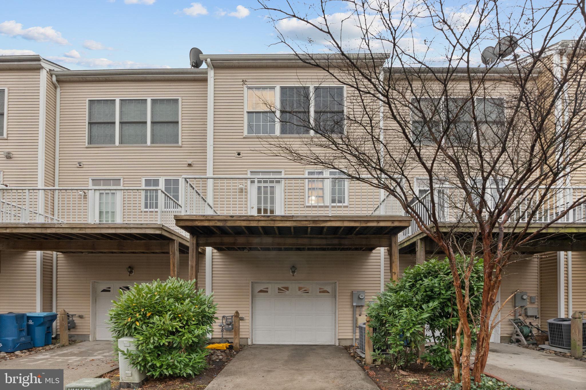 SOUTH RIDING - Residential