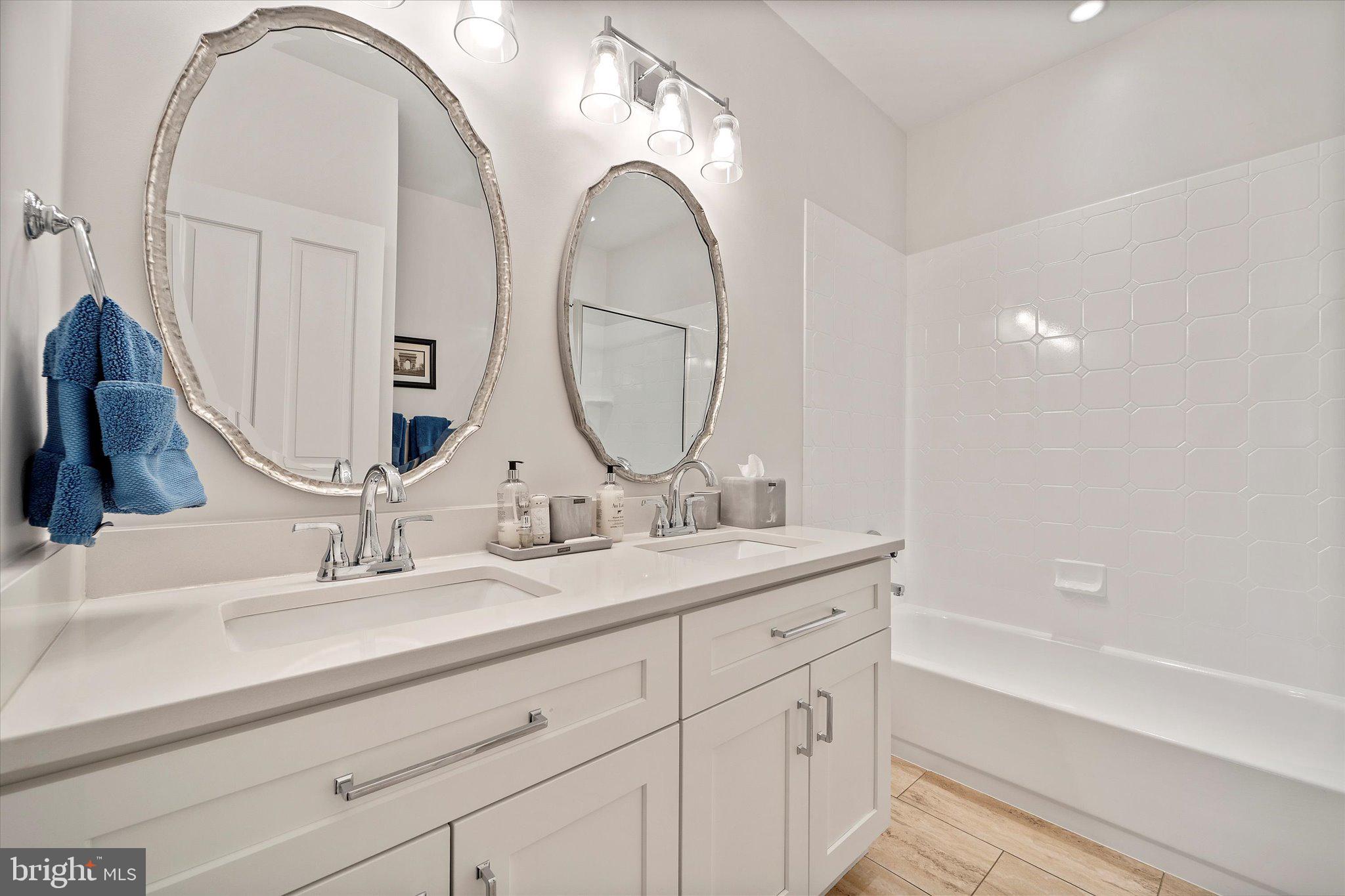 MAYFAIR OF MCLEAN - Residential