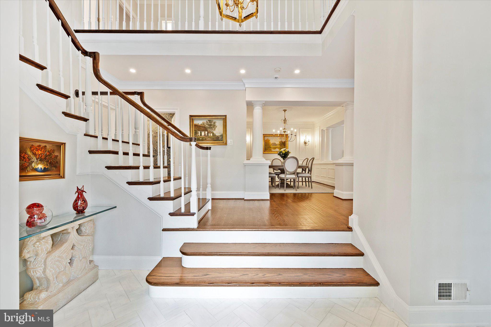MAYFAIR OF MCLEAN - Residential
