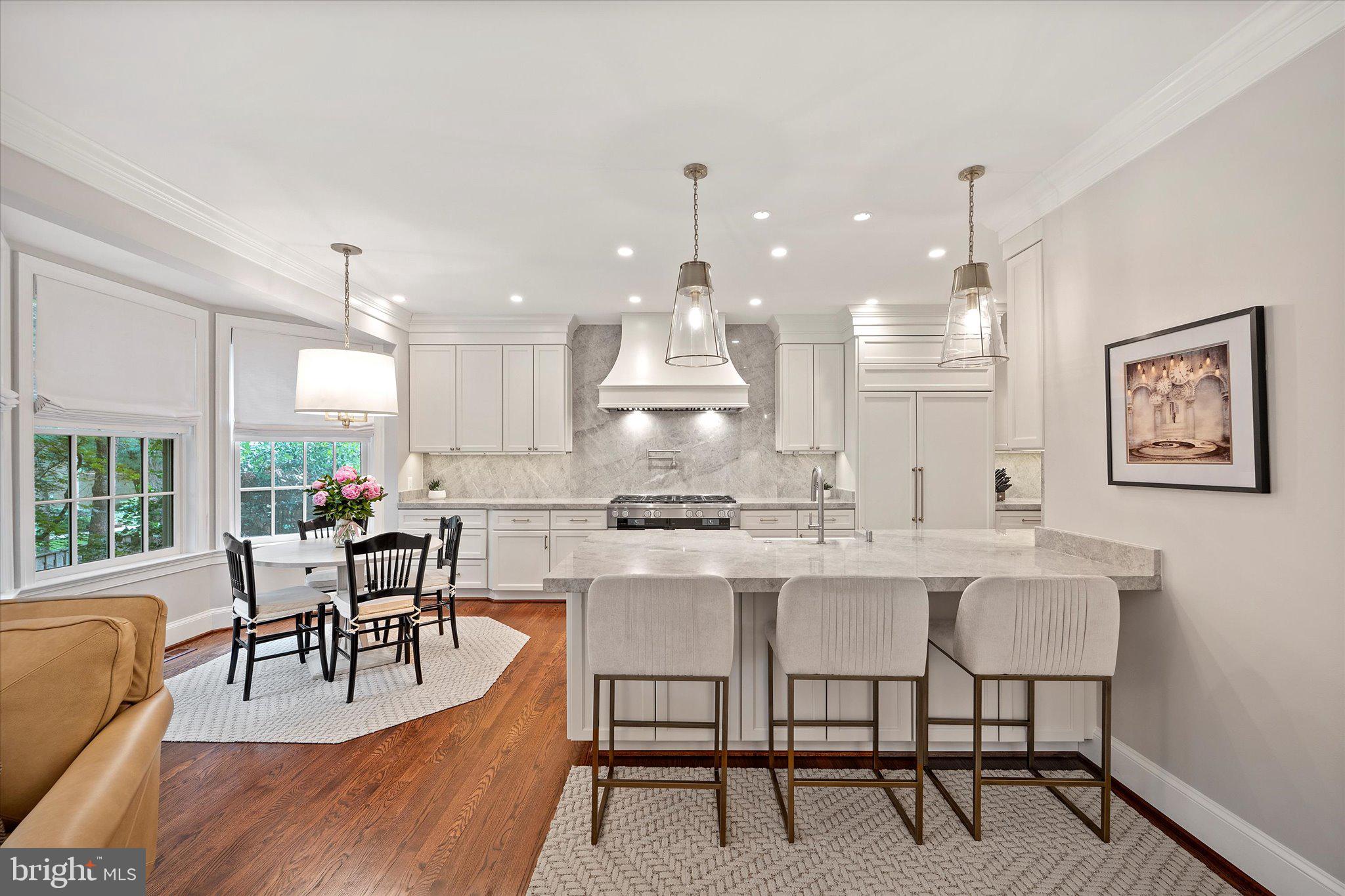MAYFAIR OF MCLEAN - Residential