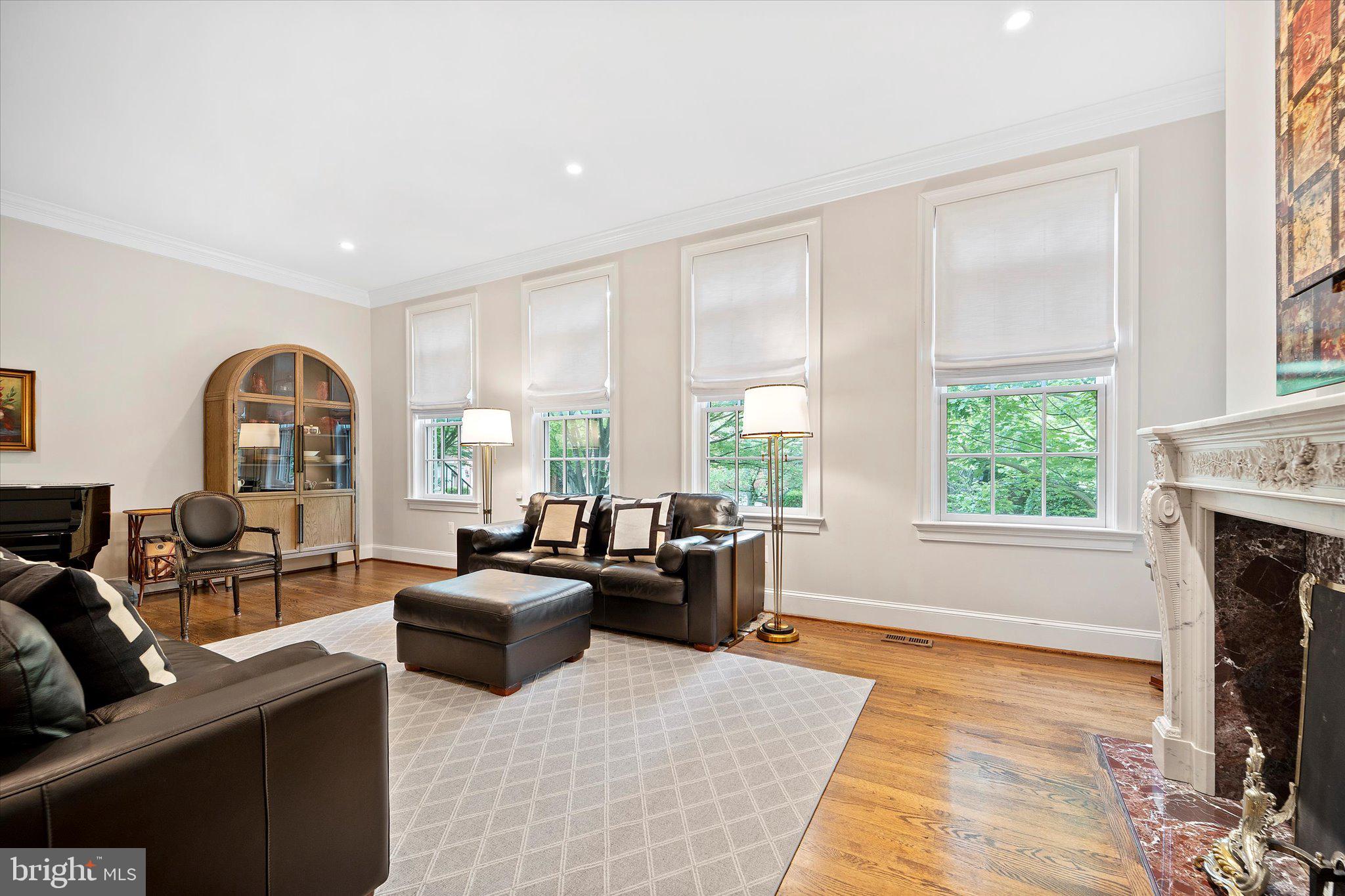MAYFAIR OF MCLEAN - Residential