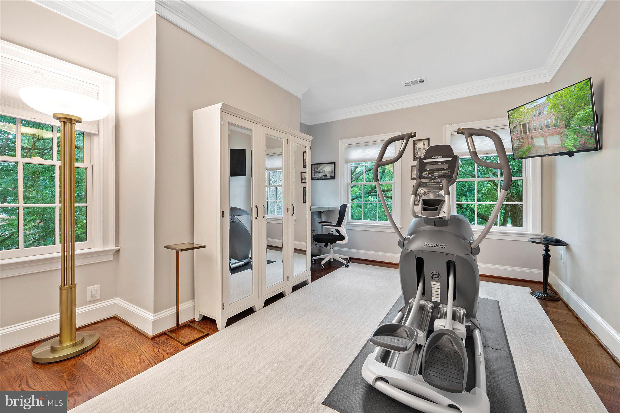 MAYFAIR OF MCLEAN - Residential
