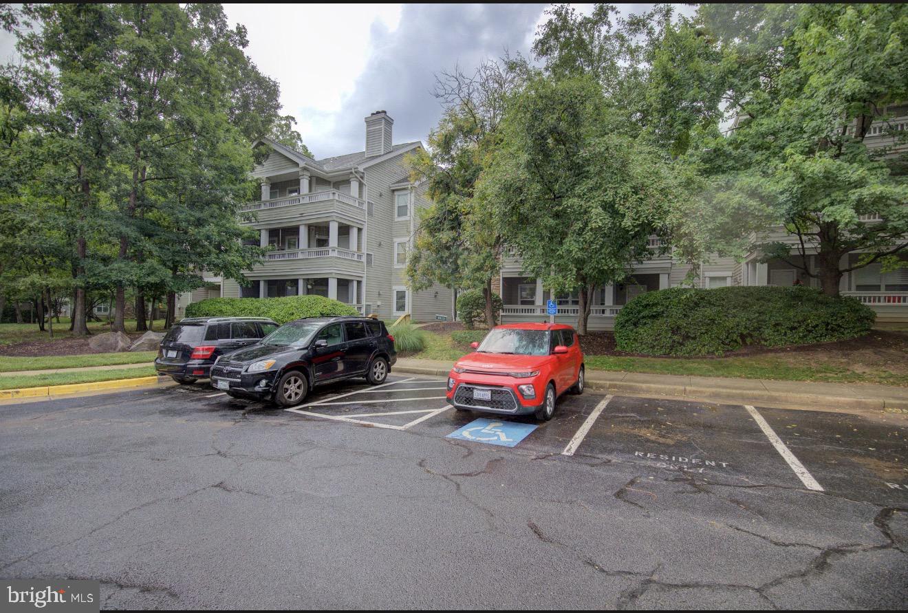 STONECROFT CONDO - Residential