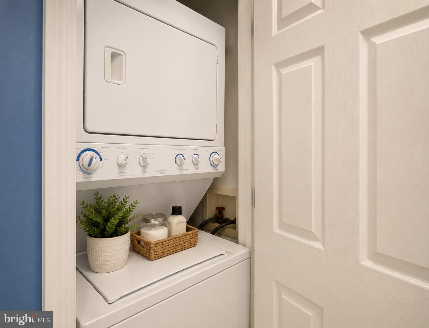 STONECROFT CONDO - Residential