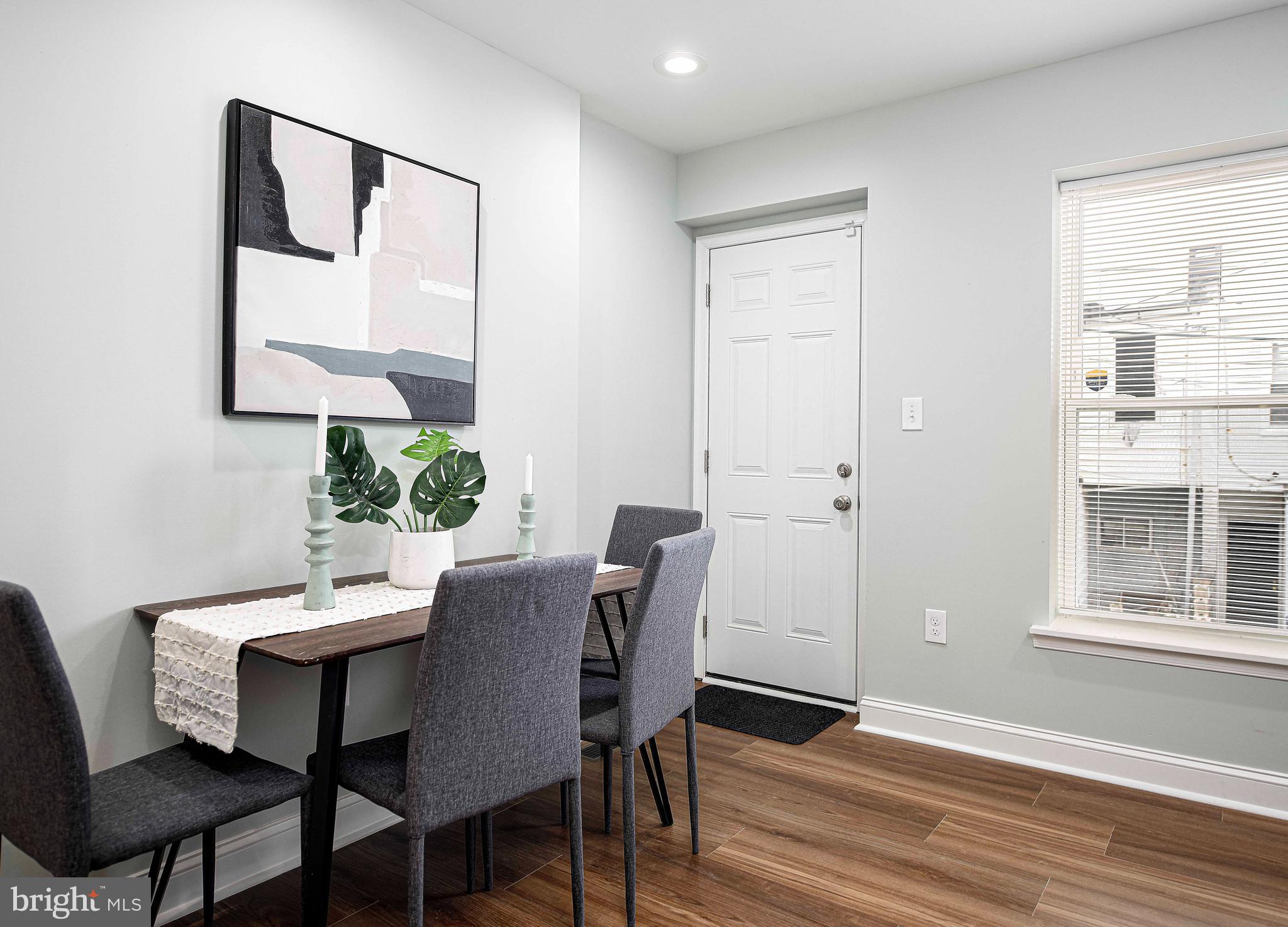 ELLWOOD PARK - Residential