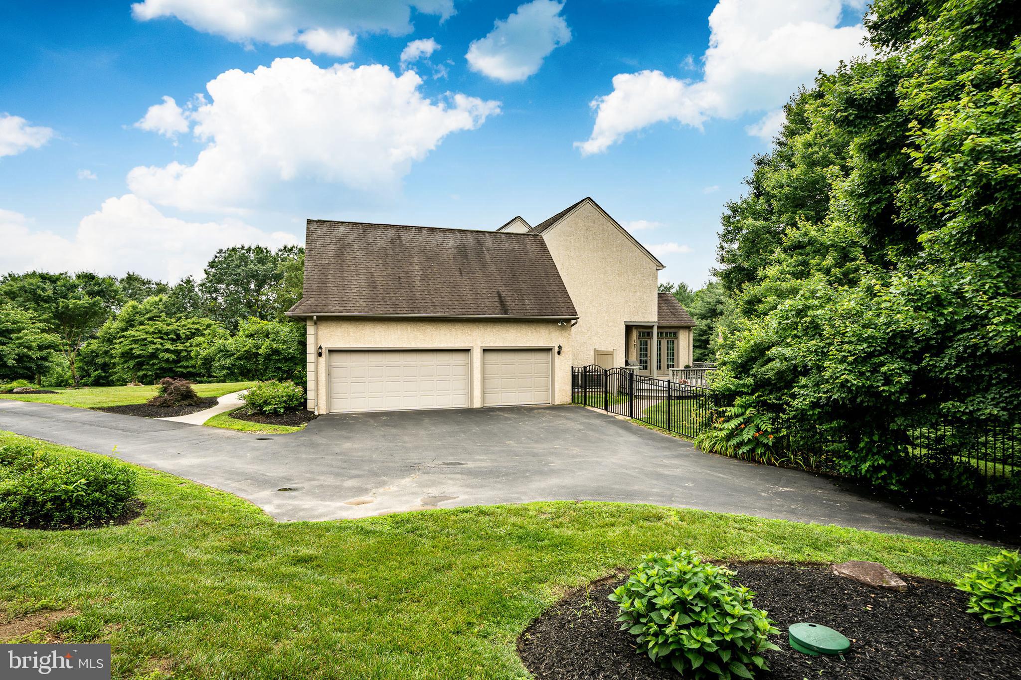 HILLHURST - Residential