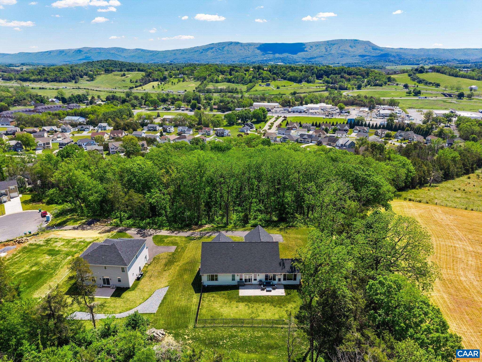 MEADOWBROOK - Residential