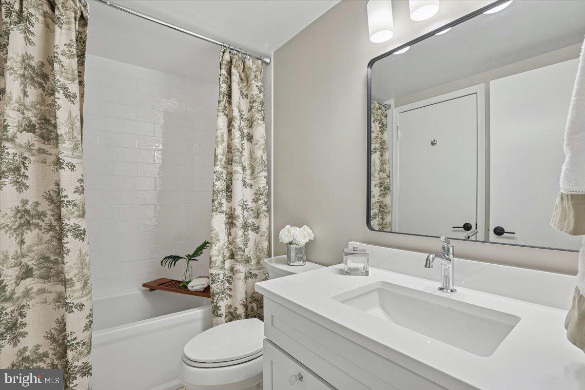 WATERS EDGE - Residential