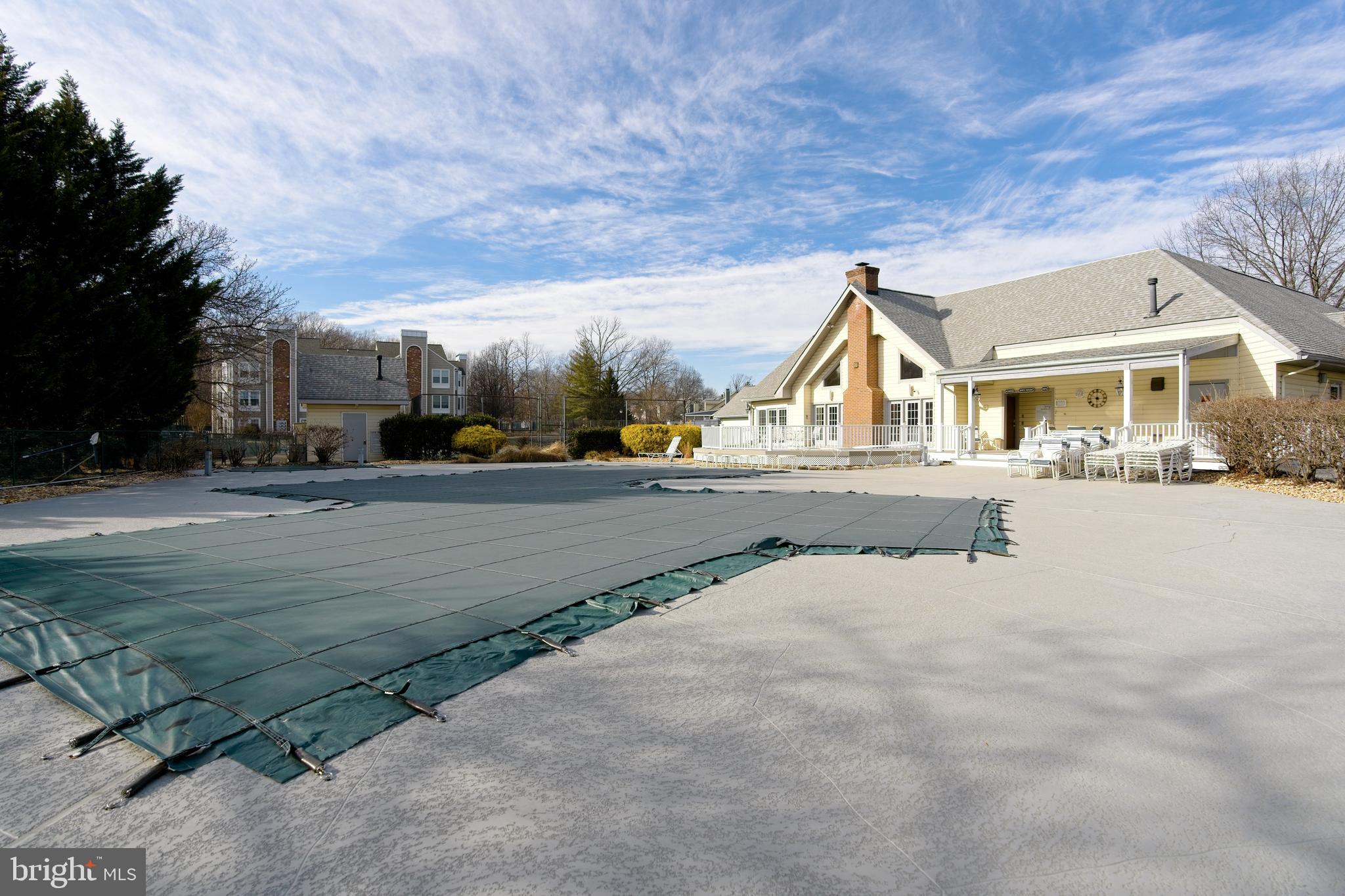 SUMMERLAKE - Residential