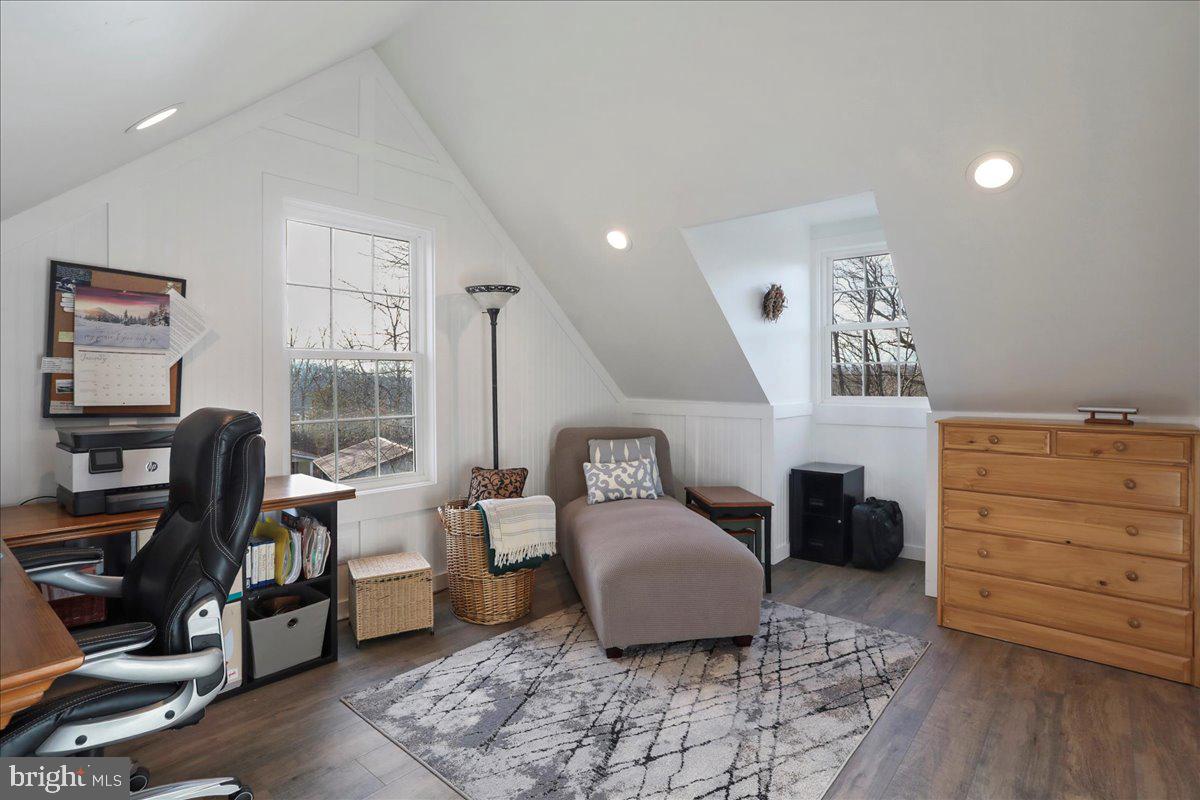WOODBROOK - Residential