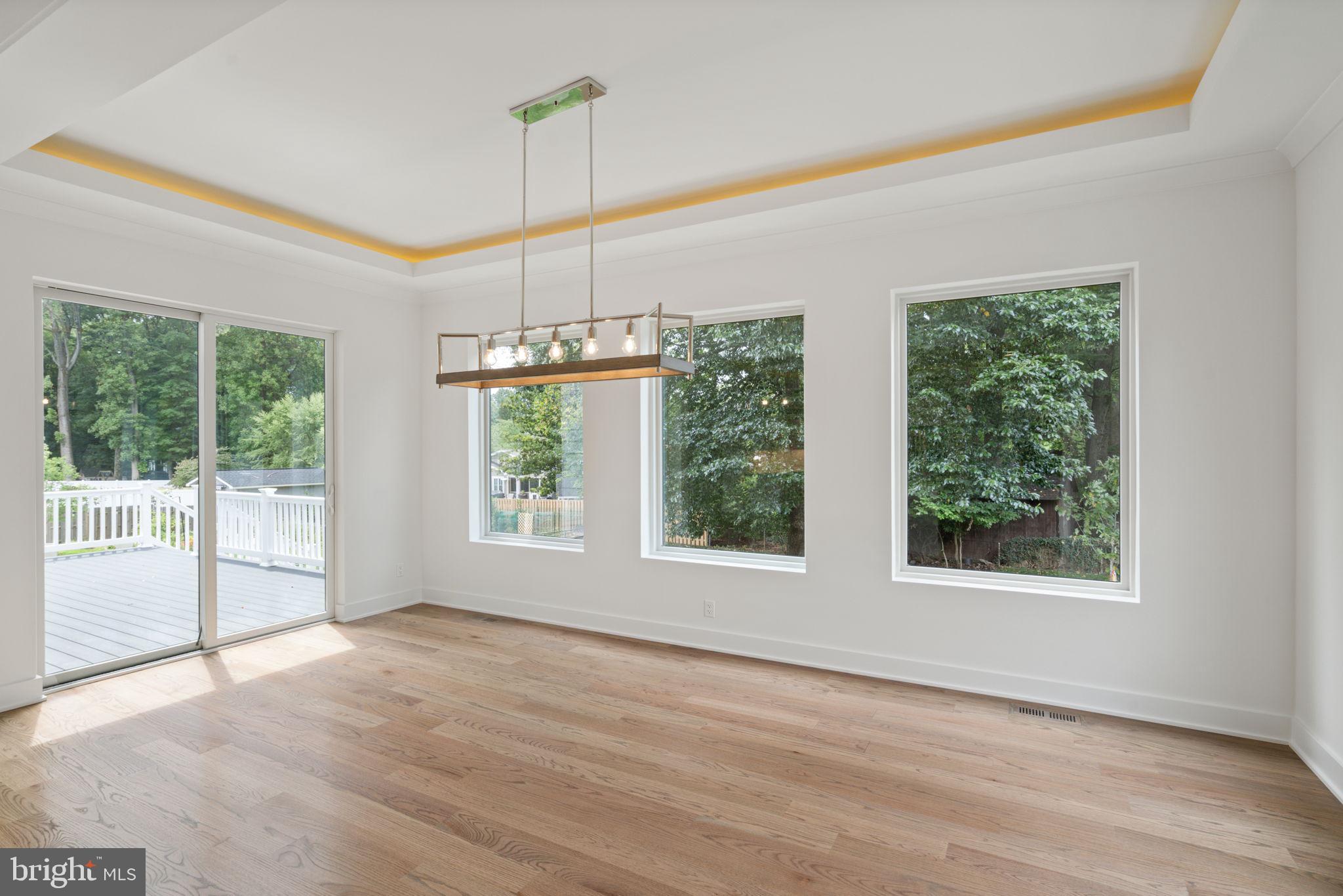 VIENNA WOODS - Residential