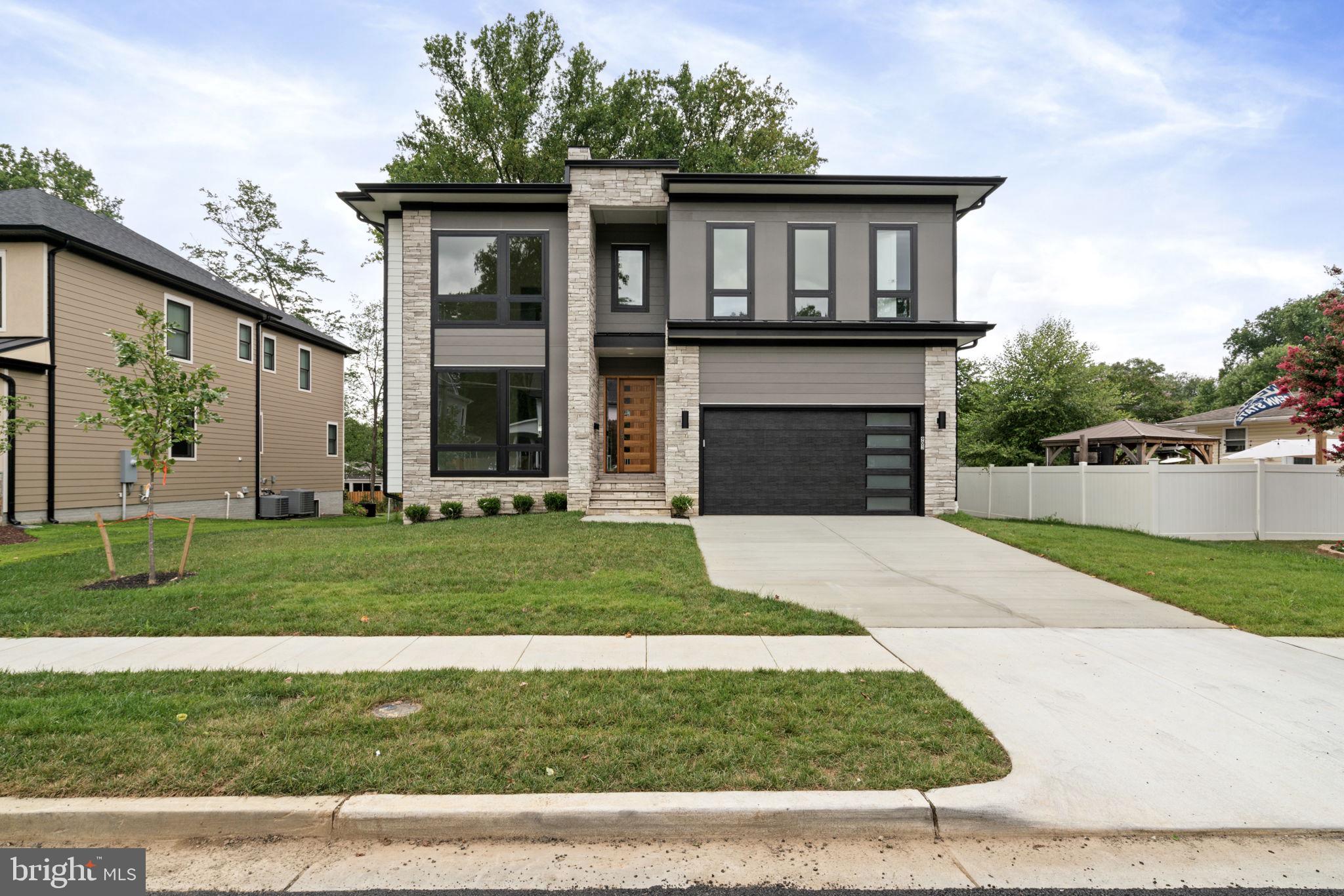 VIENNA WOODS - Residential