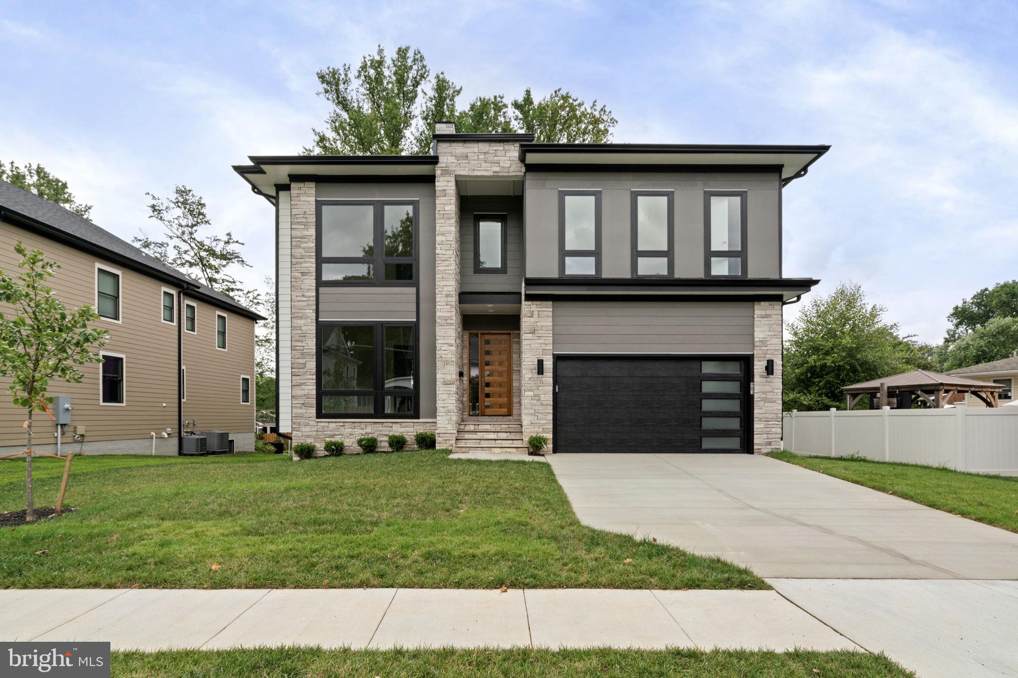 VIENNA WOODS - Residential