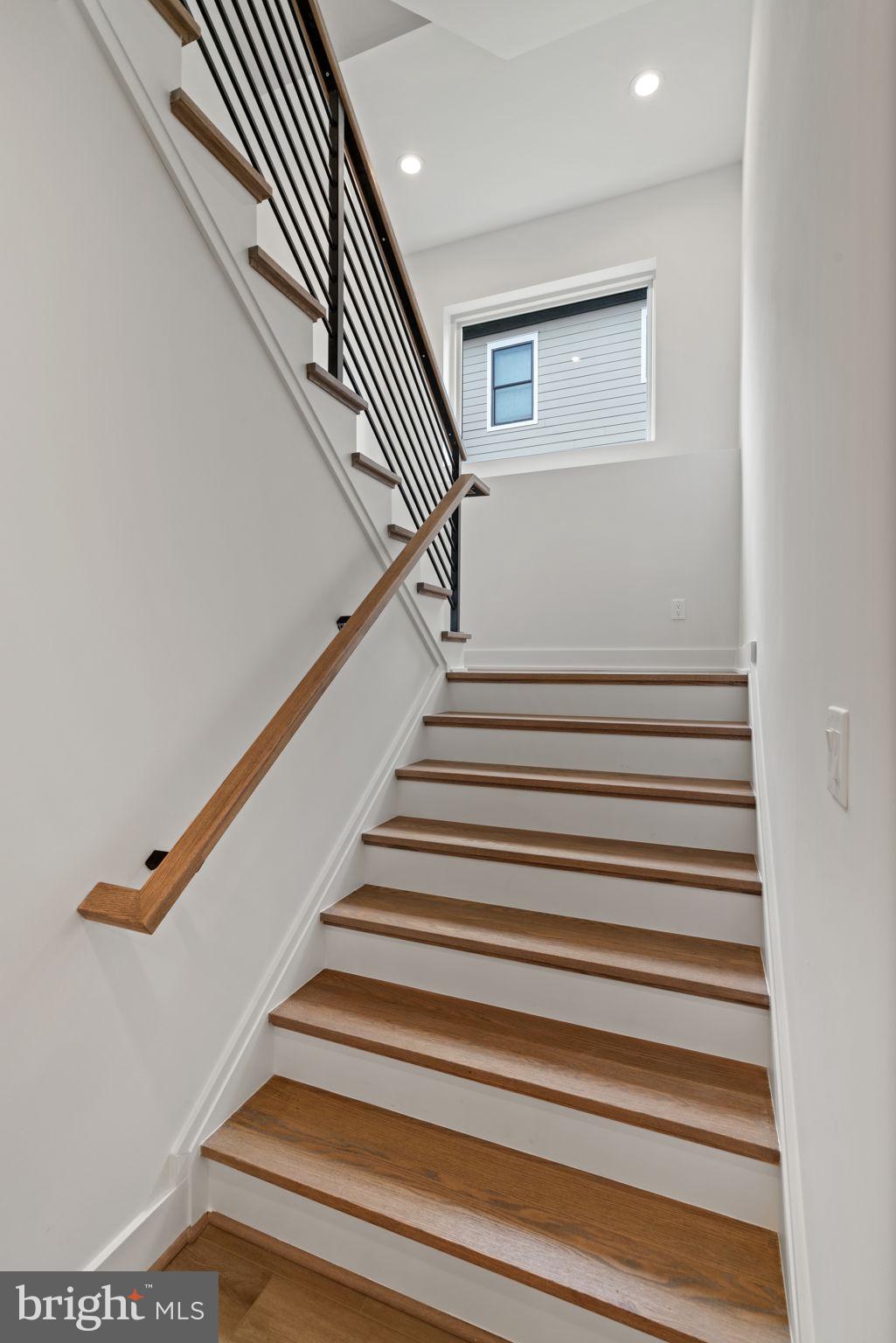 VIENNA WOODS - Residential