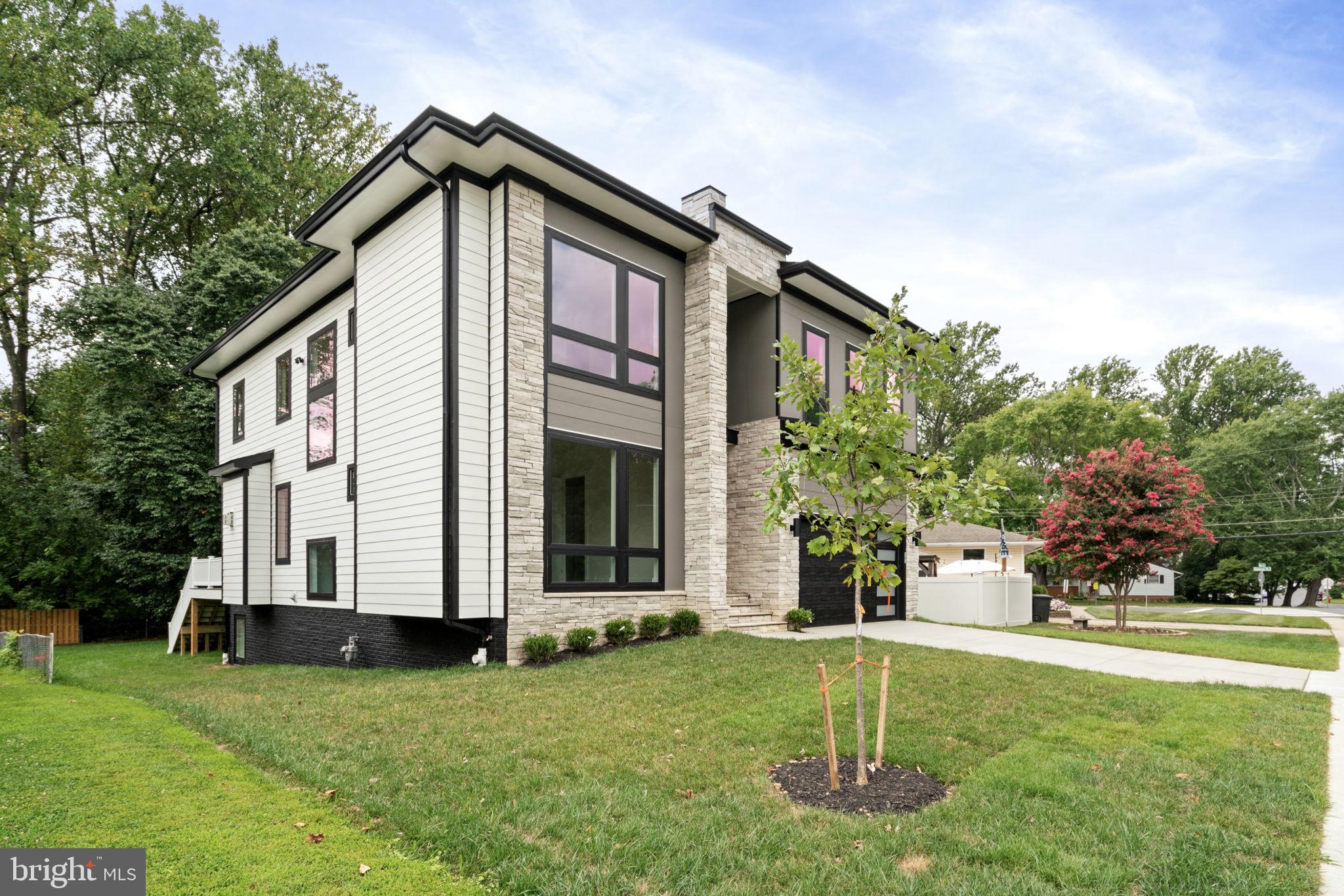 VIENNA WOODS - Residential