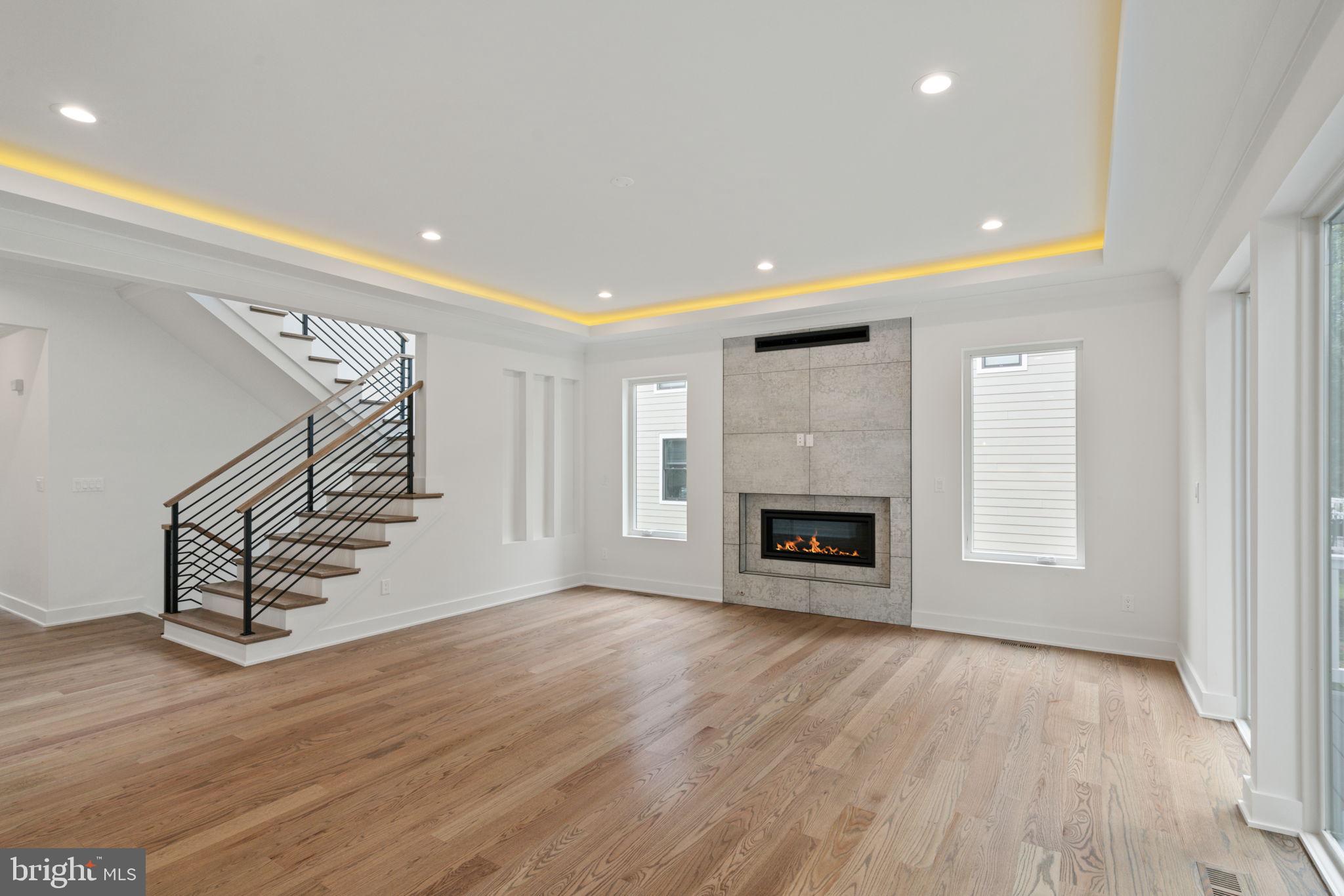 VIENNA WOODS - Residential