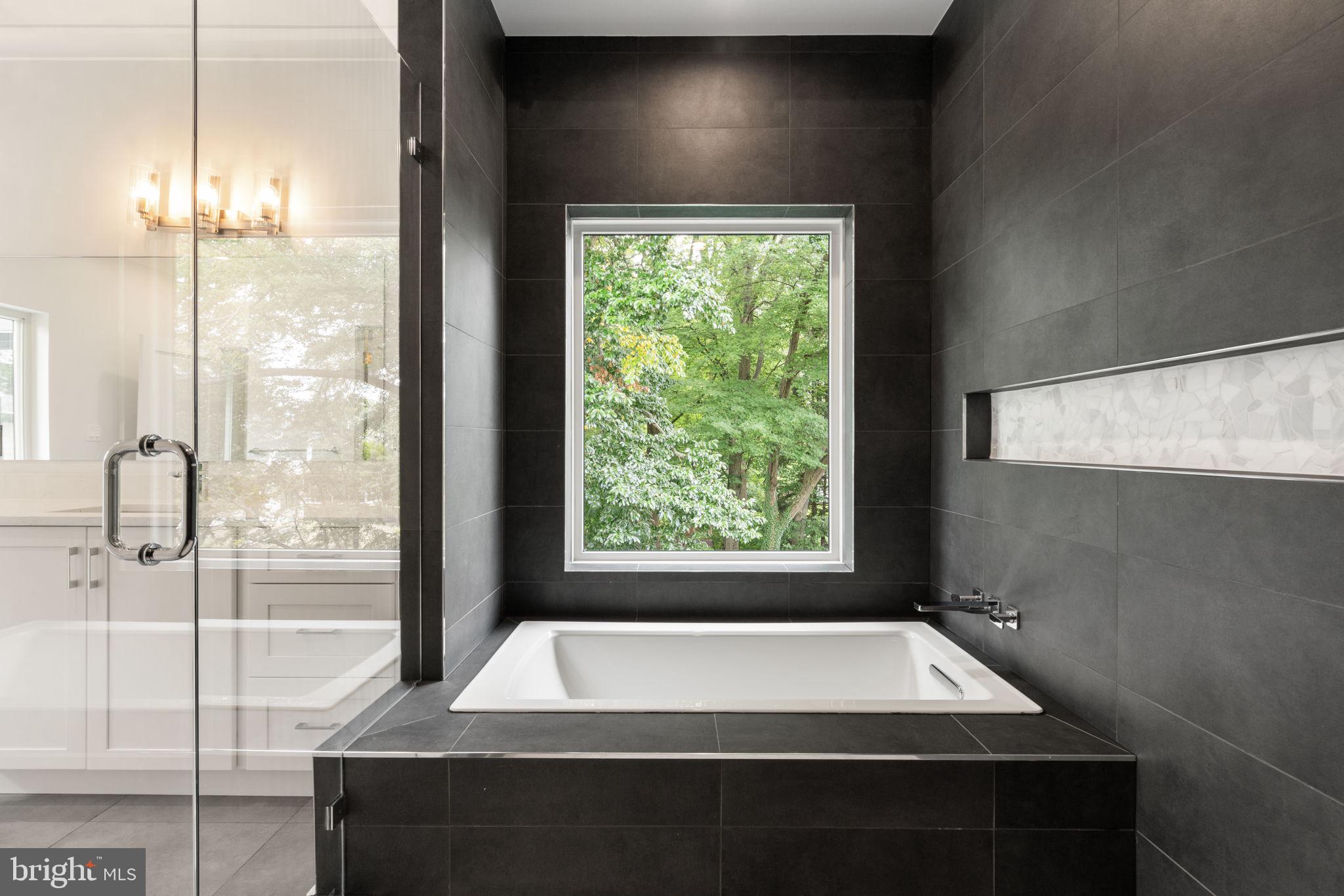 VIENNA WOODS - Residential