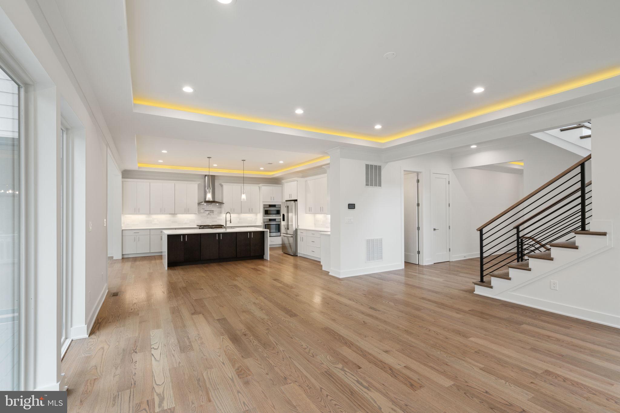 VIENNA WOODS - Residential