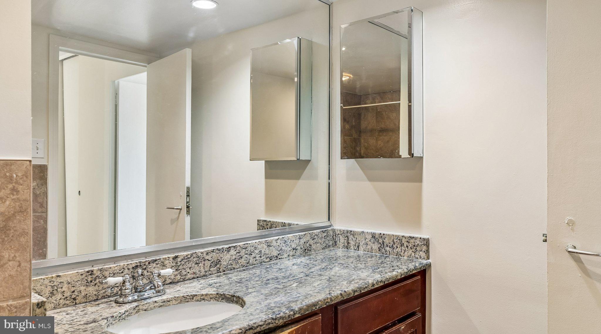 WASHINGTON SQ - Residential