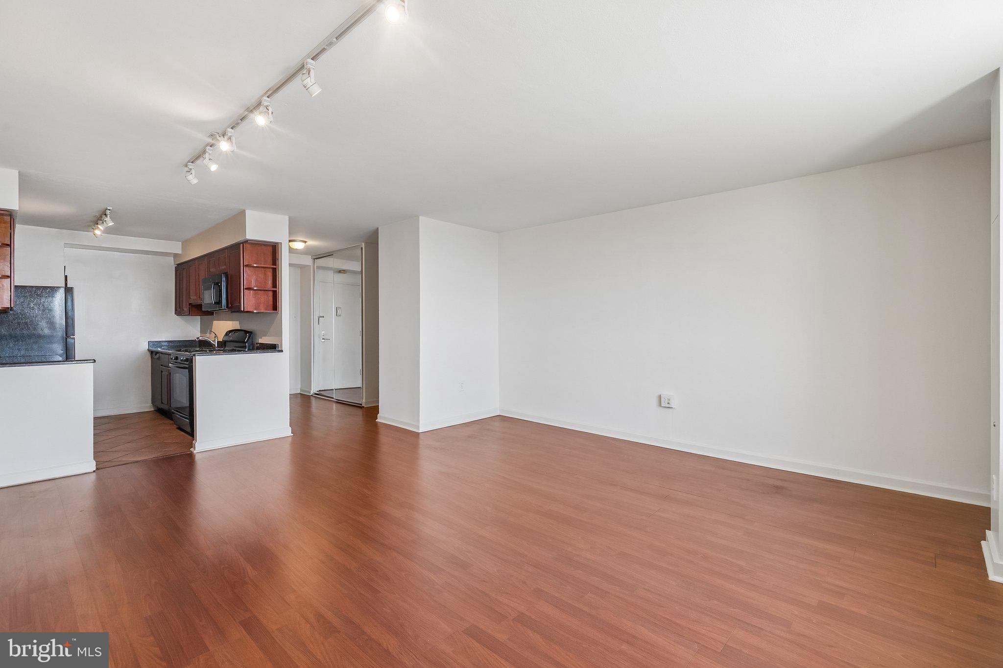 WASHINGTON SQ - Residential