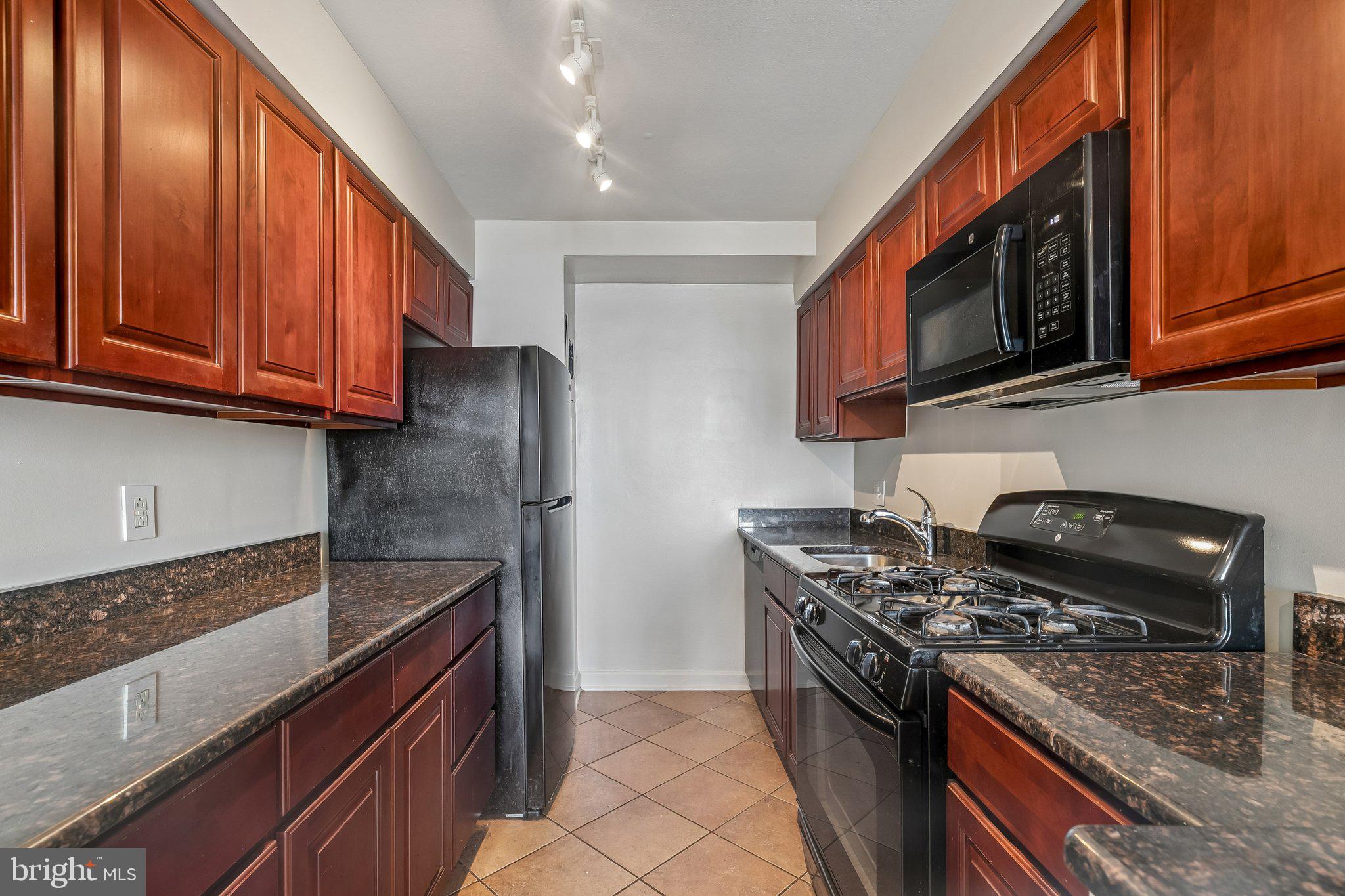 WASHINGTON SQ - Residential