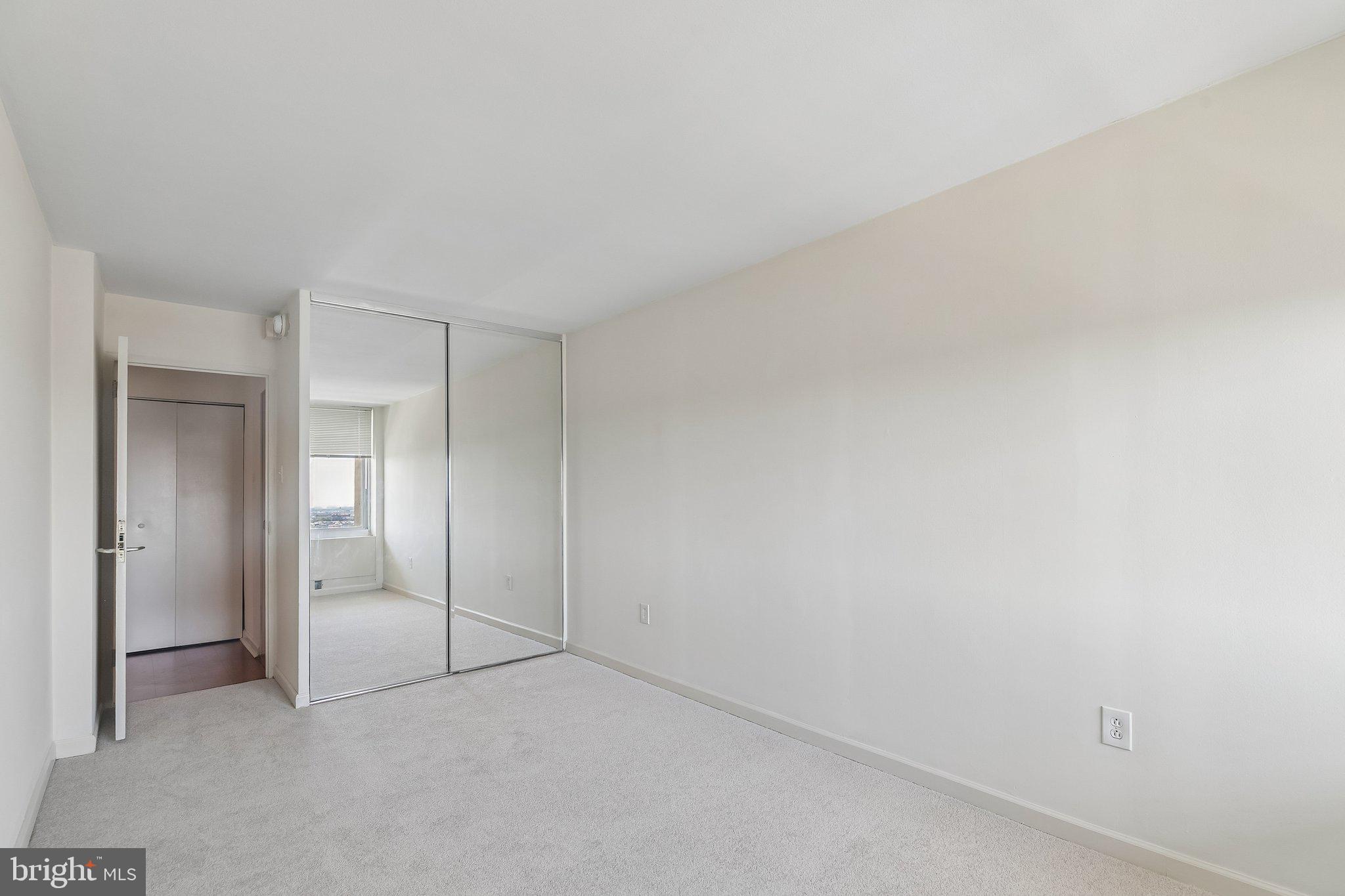 WASHINGTON SQ - Residential