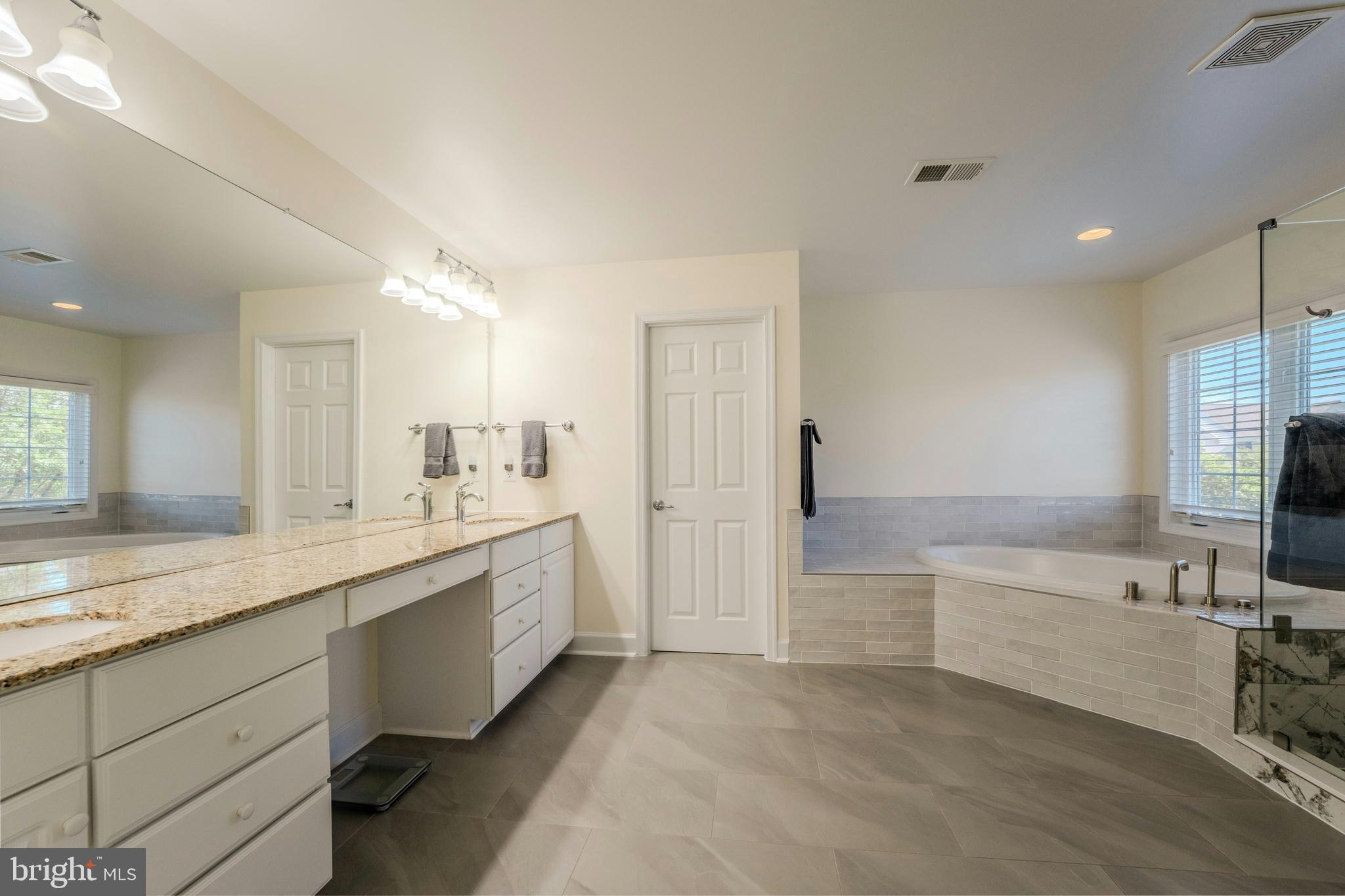 RED CEDAR - Residential